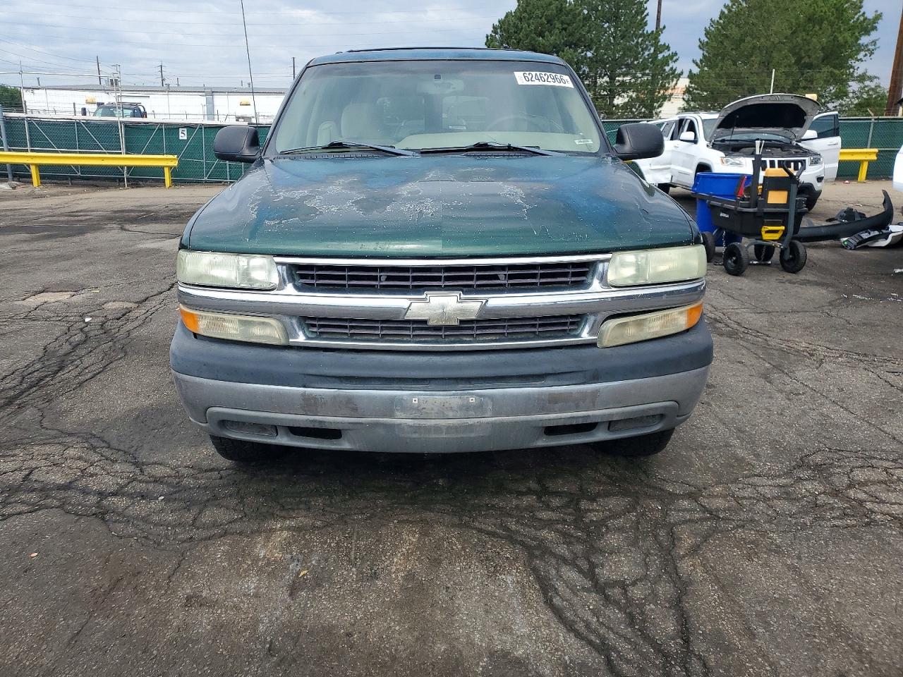 2004 Chevrolet Suburban C1500 Green vin: 3GNEC16Z84G259918