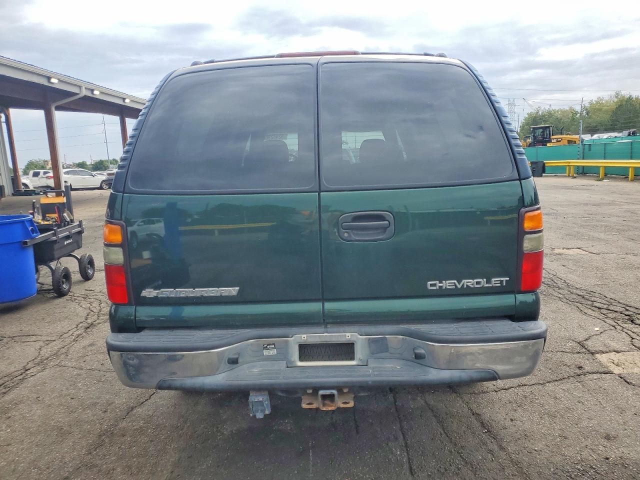 2004 Chevrolet Suburban C1500 Green vin: 3GNEC16Z84G259918
