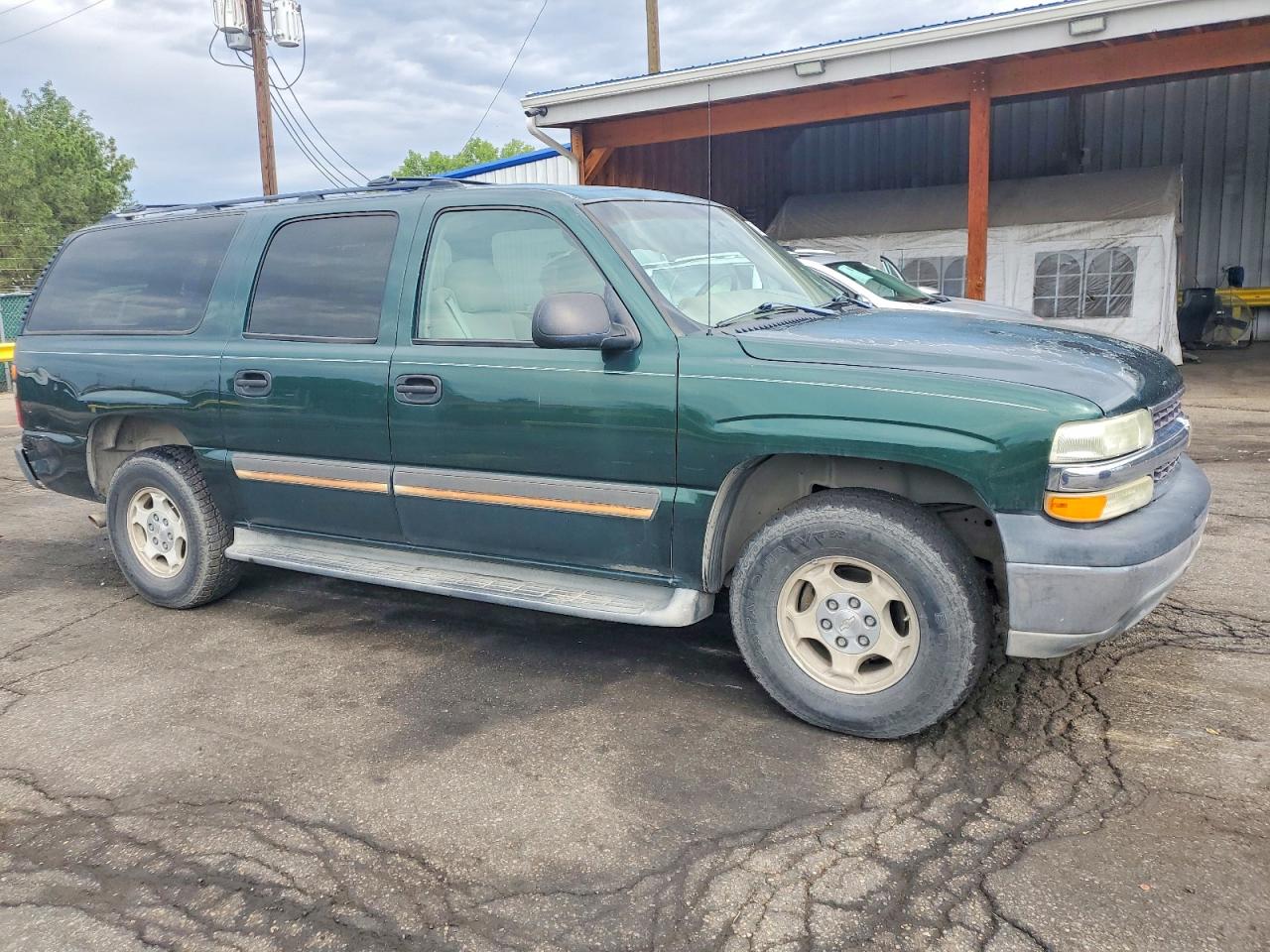 2004 Chevrolet Suburban C1500 Green vin: 3GNEC16Z84G259918