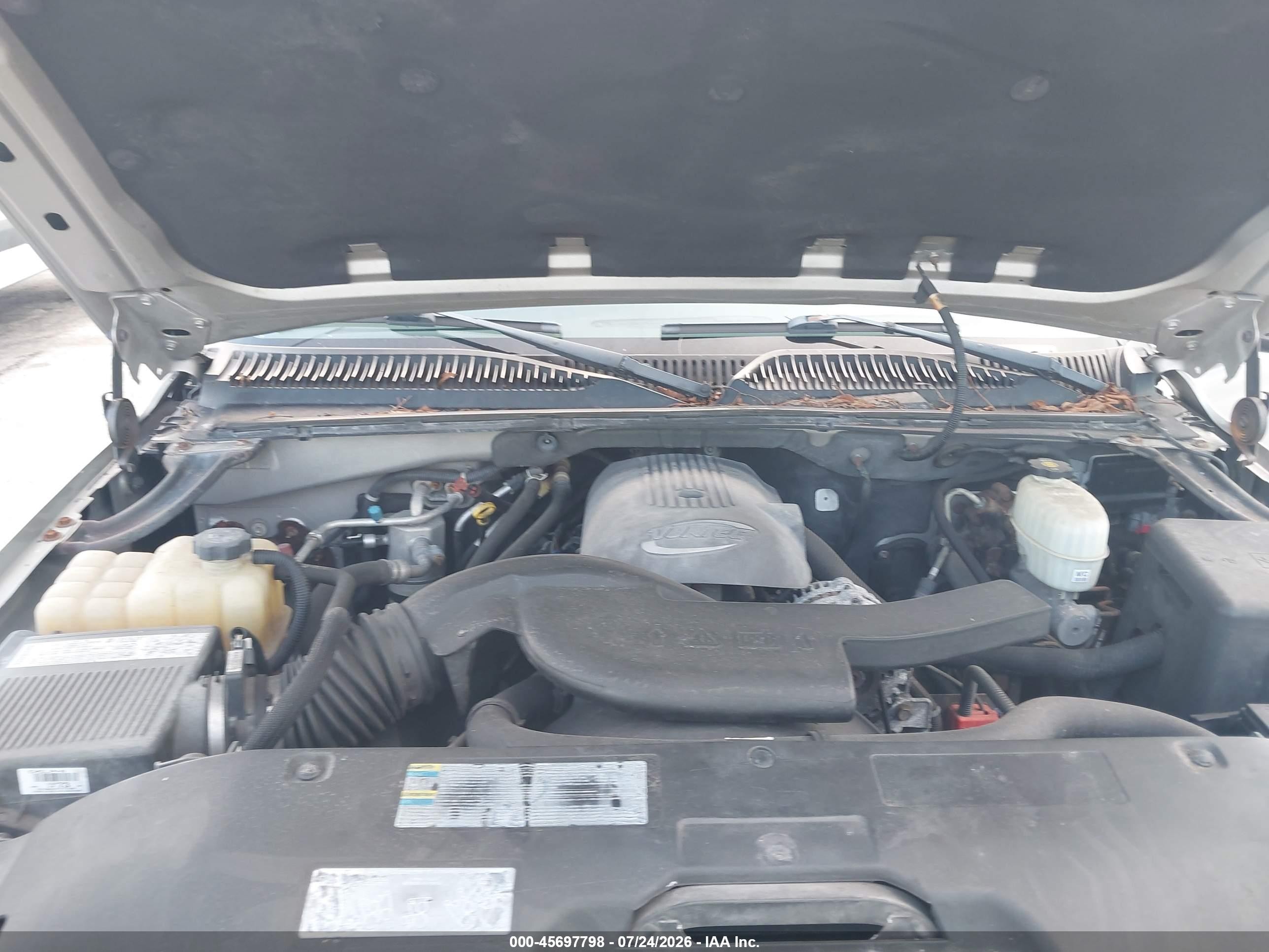 2004 Chevrolet Suburban 1500 Ls Silver vin: 3GNEC16Z84G273527