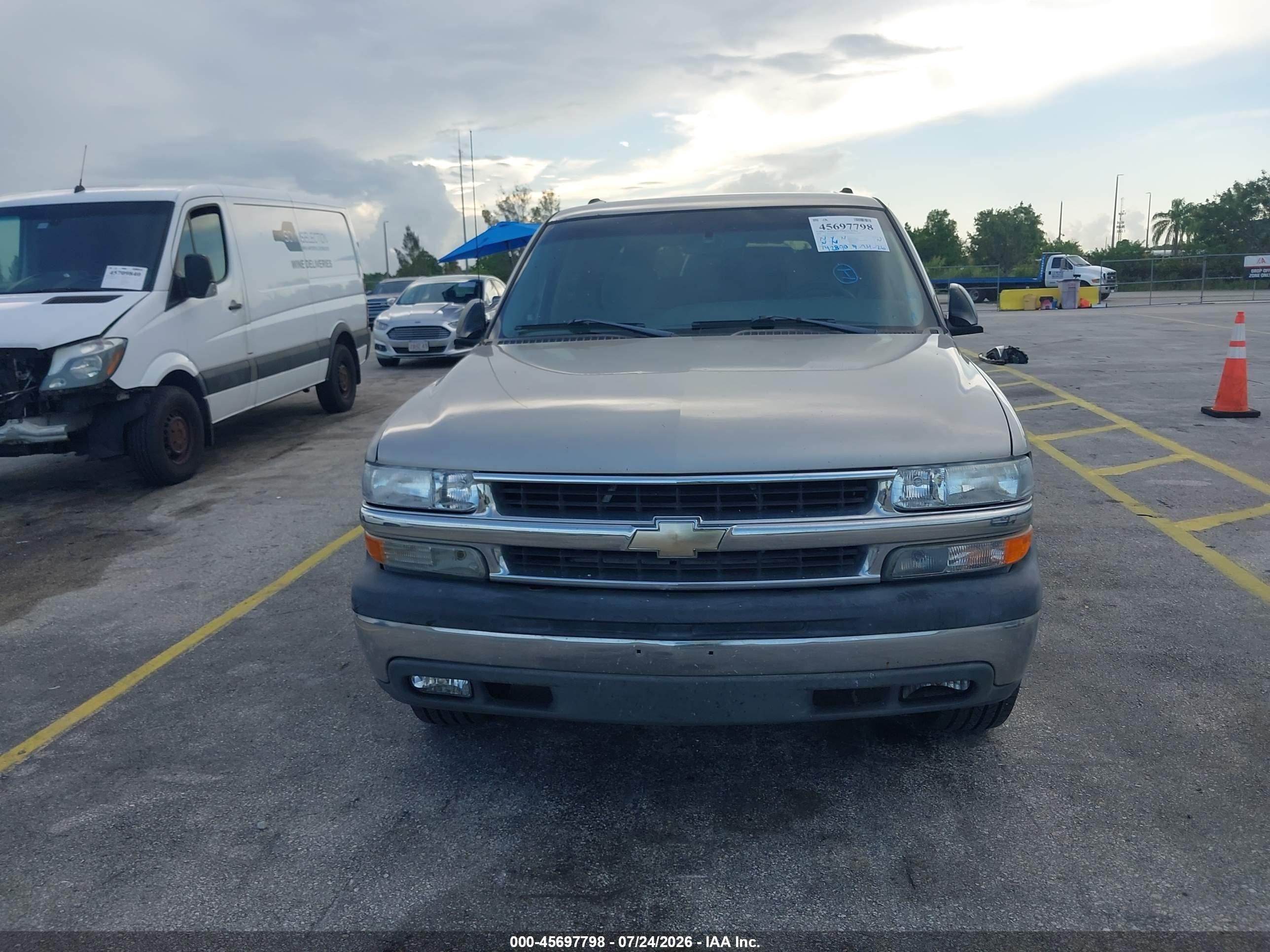 2004 Chevrolet Suburban 1500 Ls Silver vin: 3GNEC16Z84G273527