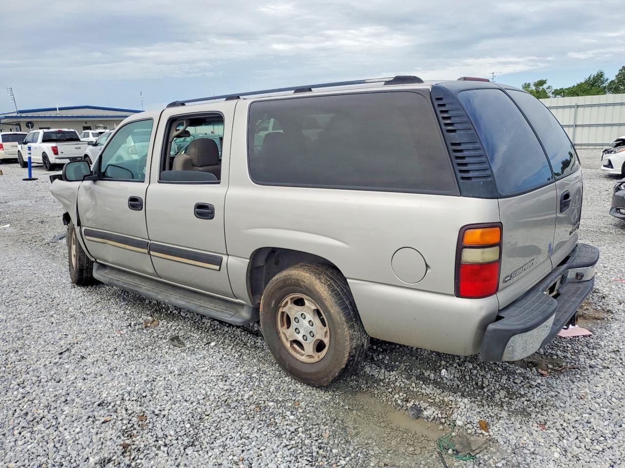 2004 Chevrolet Suburban C1500 Silver vin: 3GNEC16Z84G294989