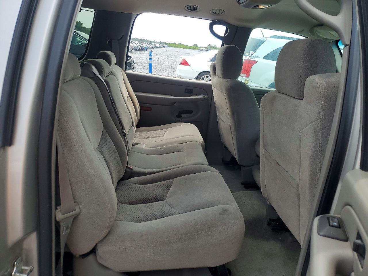 2004 Chevrolet Suburban C1500 Silver vin: 3GNEC16Z84G294989