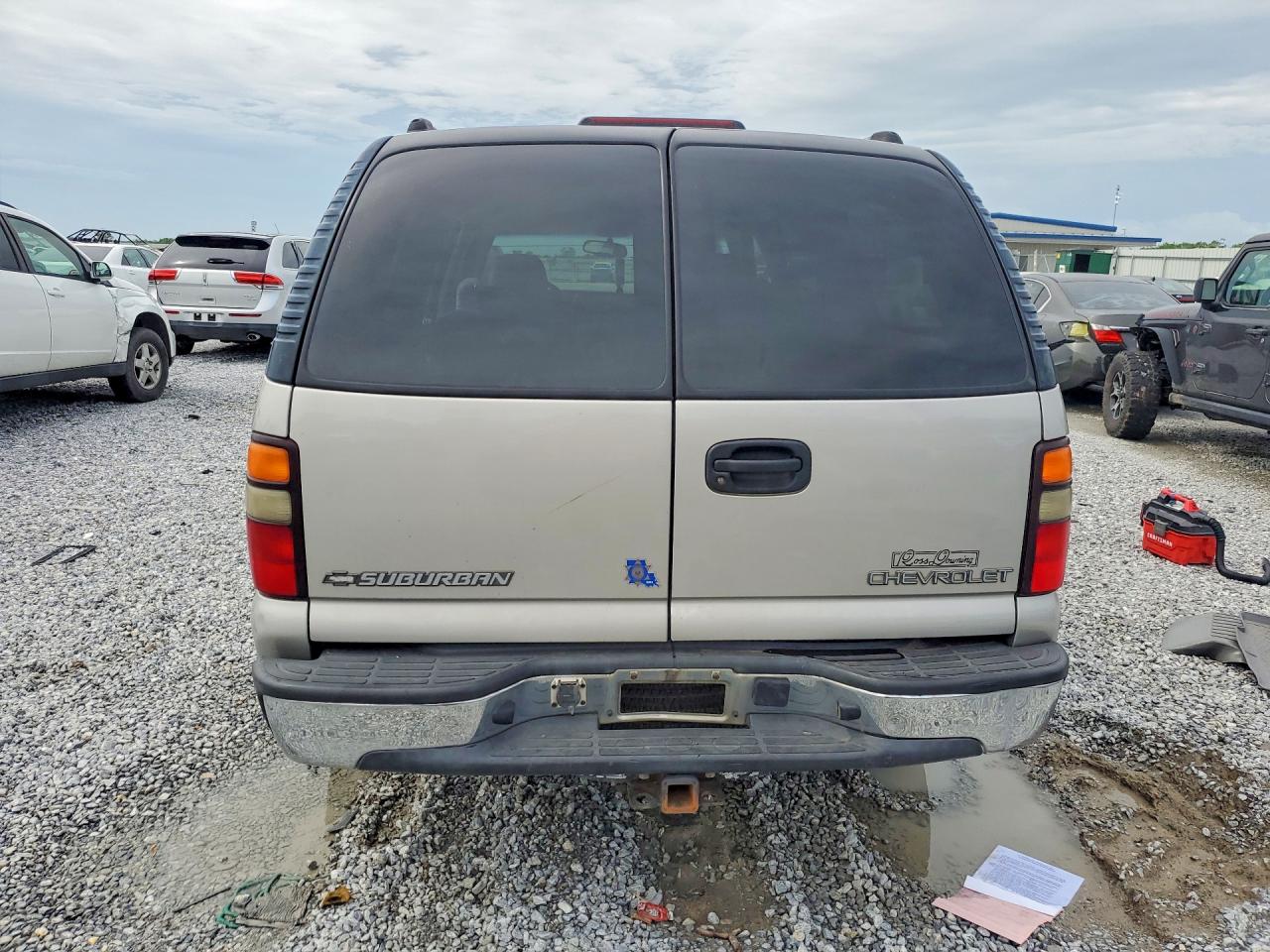 2004 Chevrolet Suburban C1500 Silver vin: 3GNEC16Z84G294989
