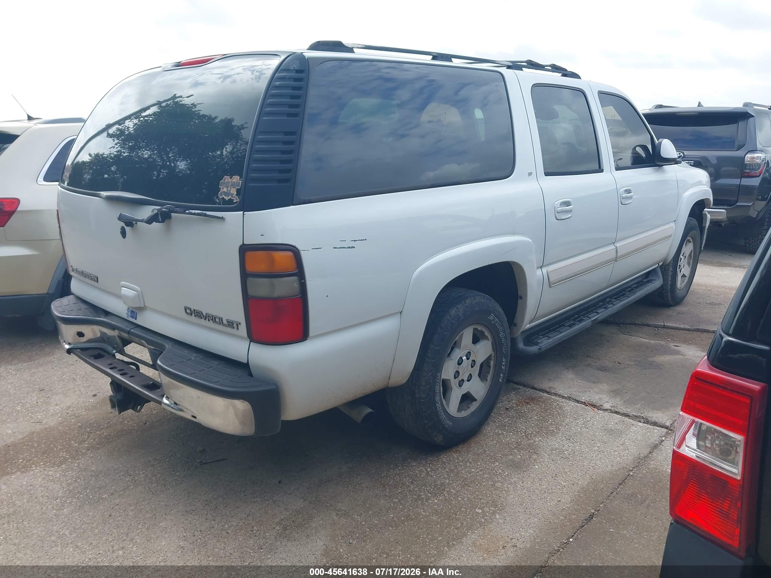 2005 Chevrolet Suburban 1500 Lt Белый vin: 3GNEC16Z85G217881