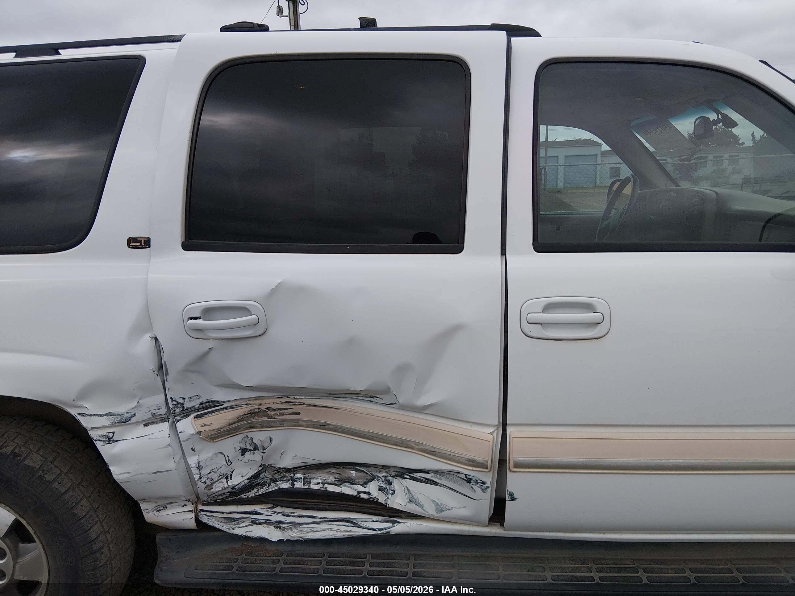 2005 Chevrolet Suburban 1500 Lt Белый vin: 3GNEC16Z85G279975