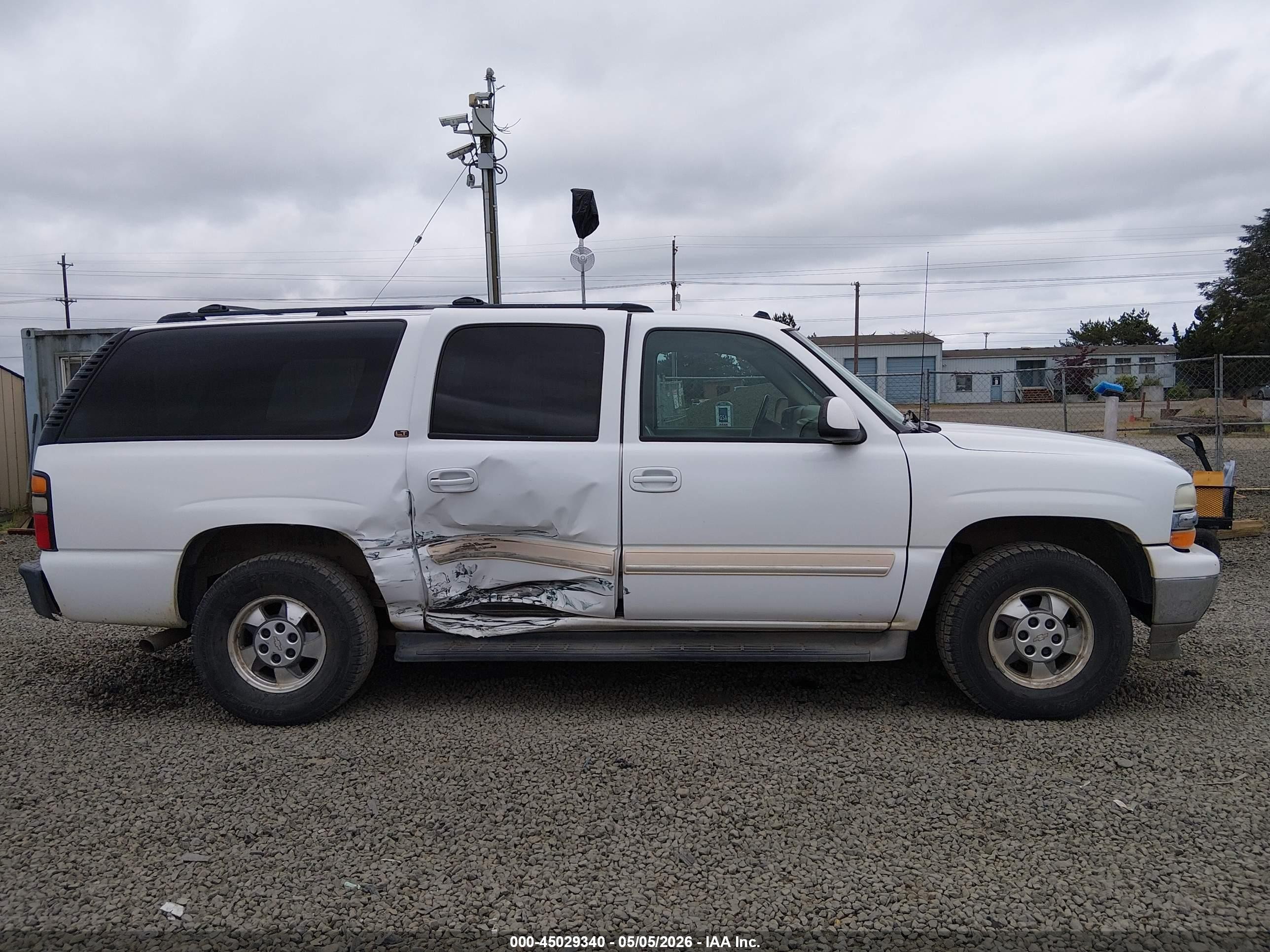 2005 Chevrolet Suburban 1500 Lt Белый vin: 3GNEC16Z85G279975