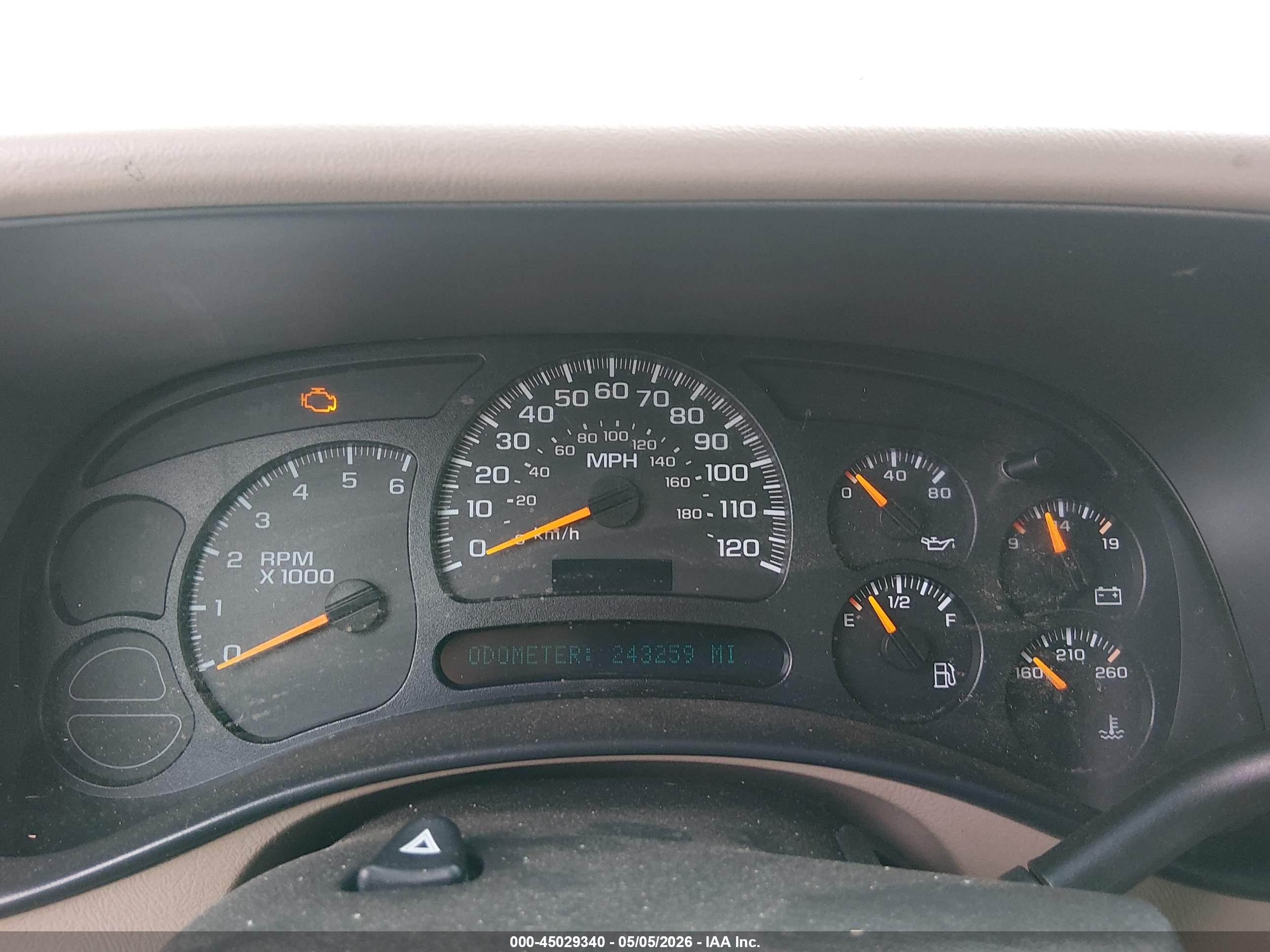2005 Chevrolet Suburban 1500 Lt Белый vin: 3GNEC16Z85G279975