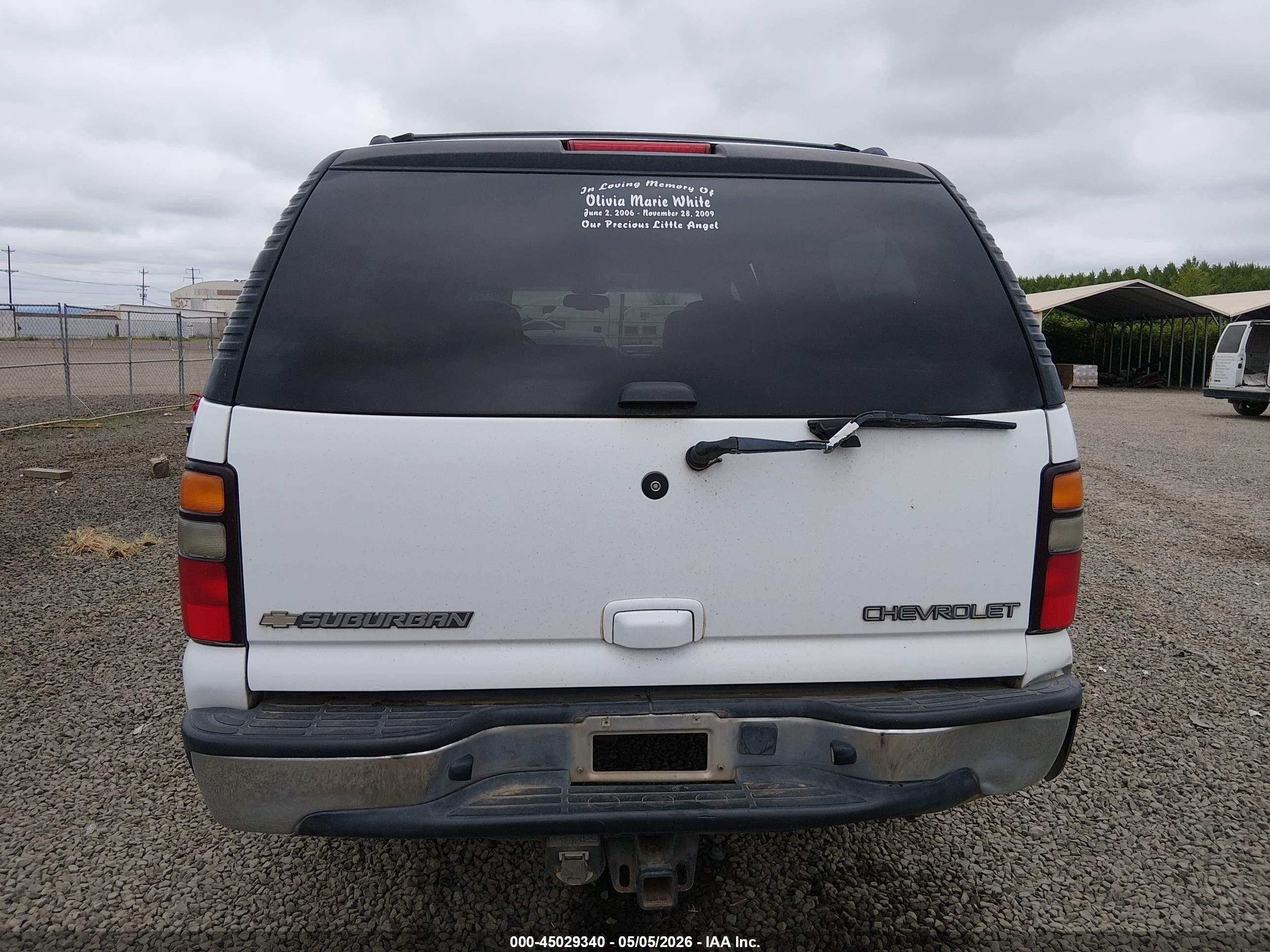 2005 Chevrolet Suburban 1500 Lt Белый vin: 3GNEC16Z85G279975