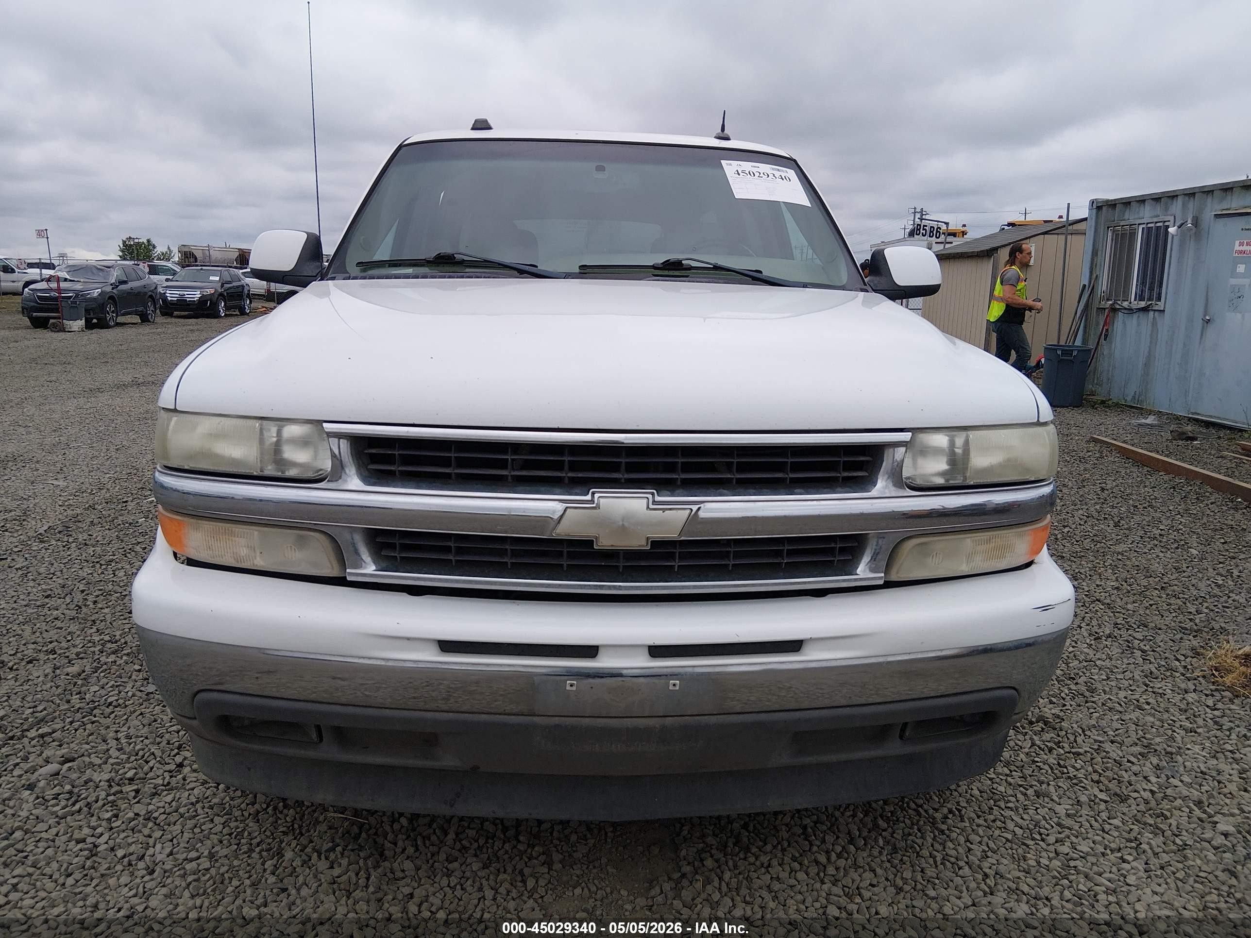 2005 Chevrolet Suburban 1500 Lt Белый vin: 3GNEC16Z85G279975