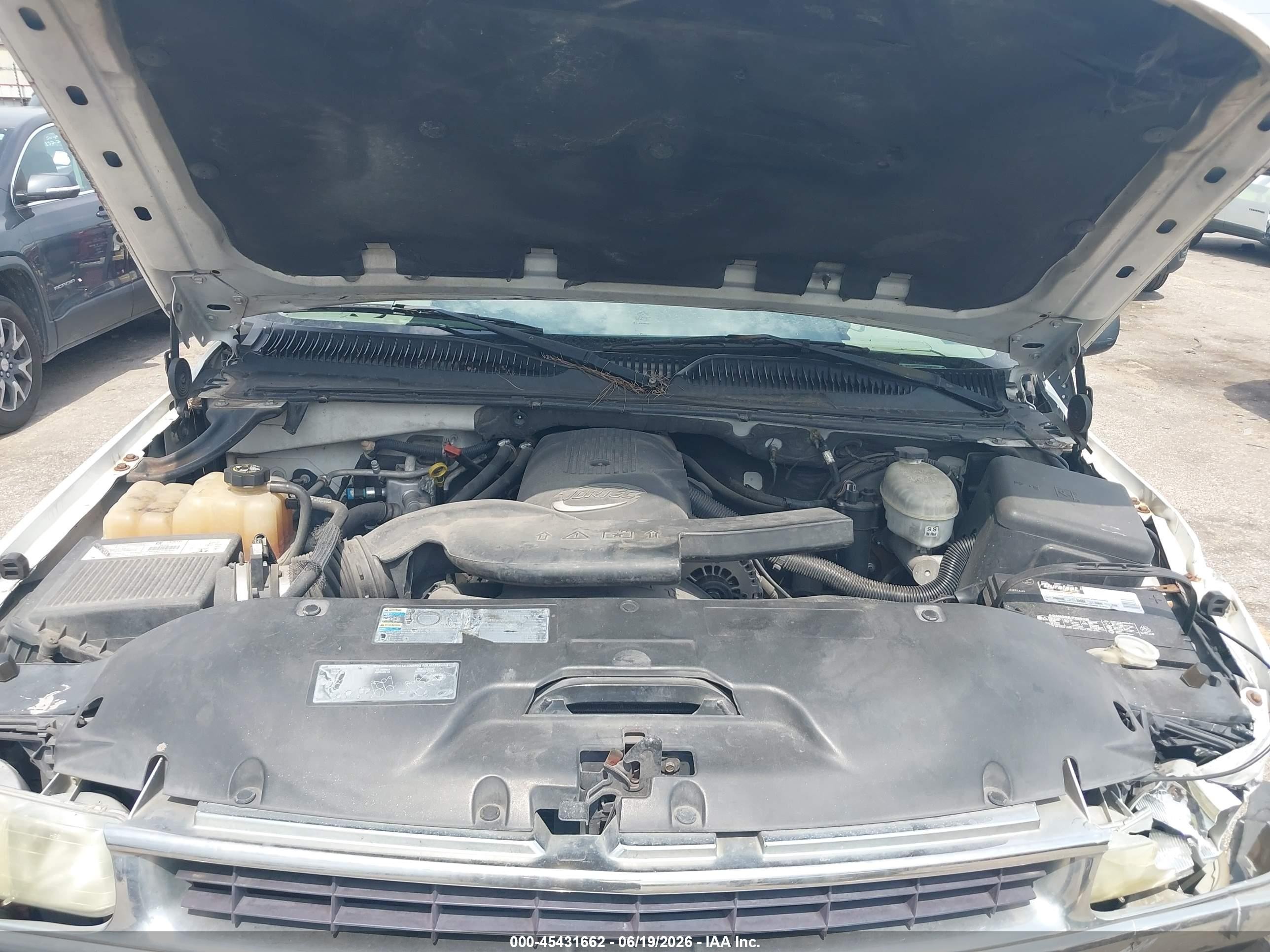 2003 Chevrolet Suburban 1500 Ls Белый vin: 3GNEC16Z93G209821