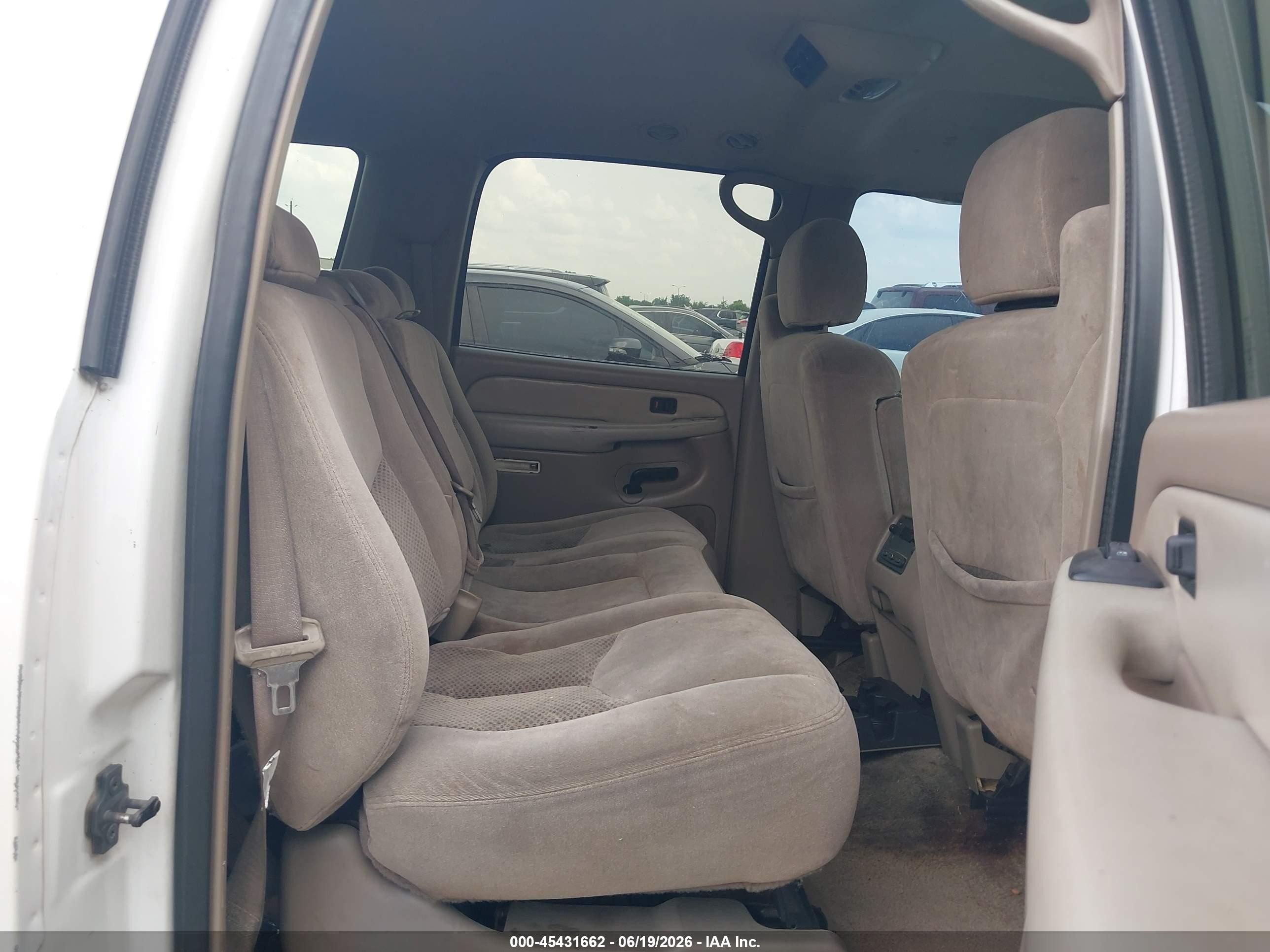 2003 Chevrolet Suburban 1500 Ls Белый vin: 3GNEC16Z93G209821