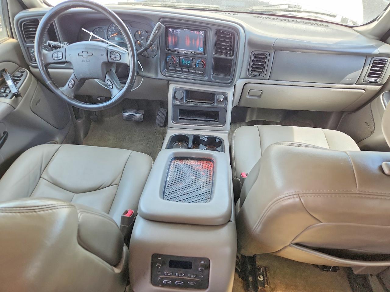 2005 Chevrolet Suburban C1500 Gray vin: 3GNEC16Z95G177293
