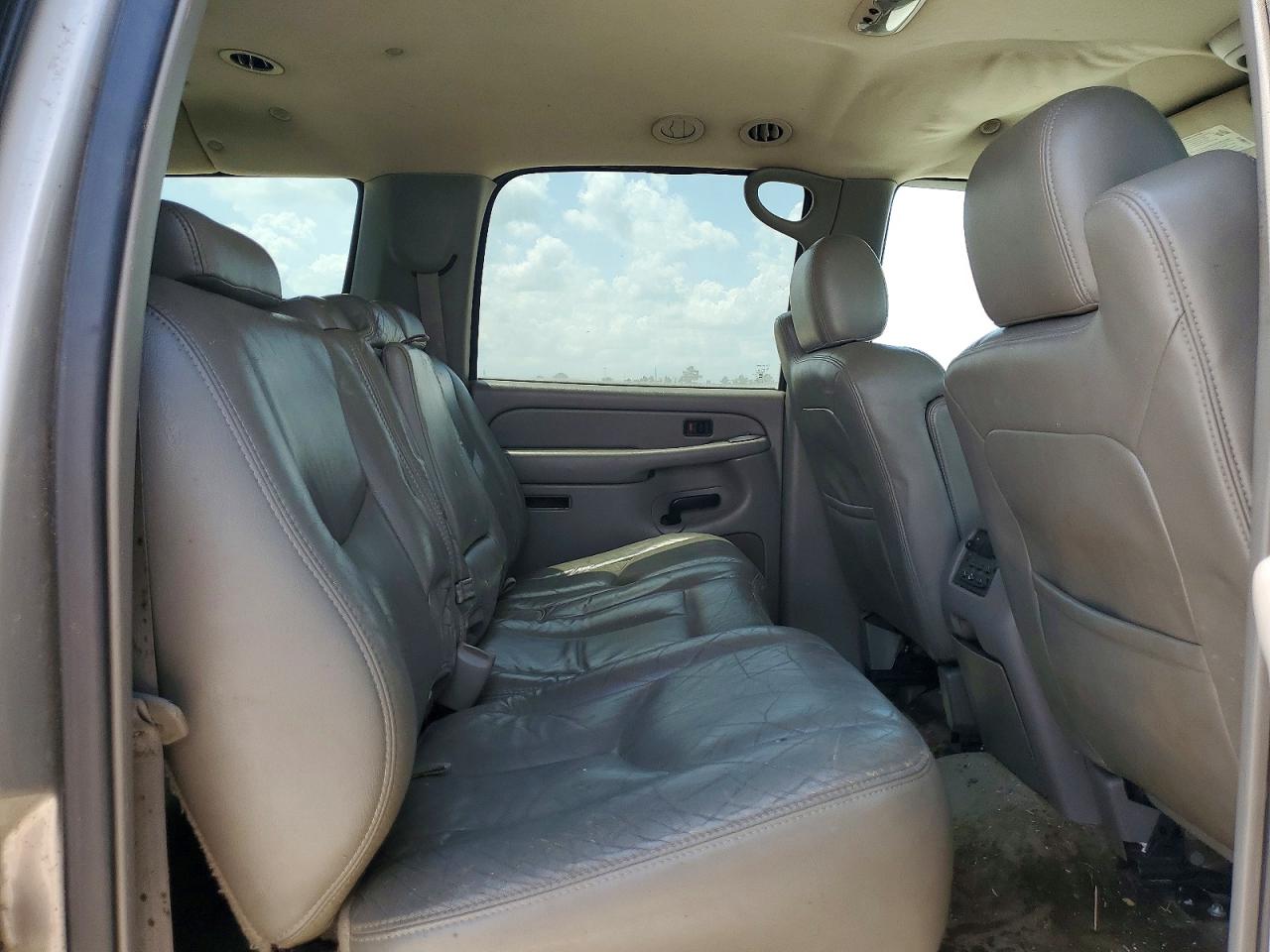 2004 Chevrolet Suburban C1500 Tan vin: 3GNEC16ZX4G150652