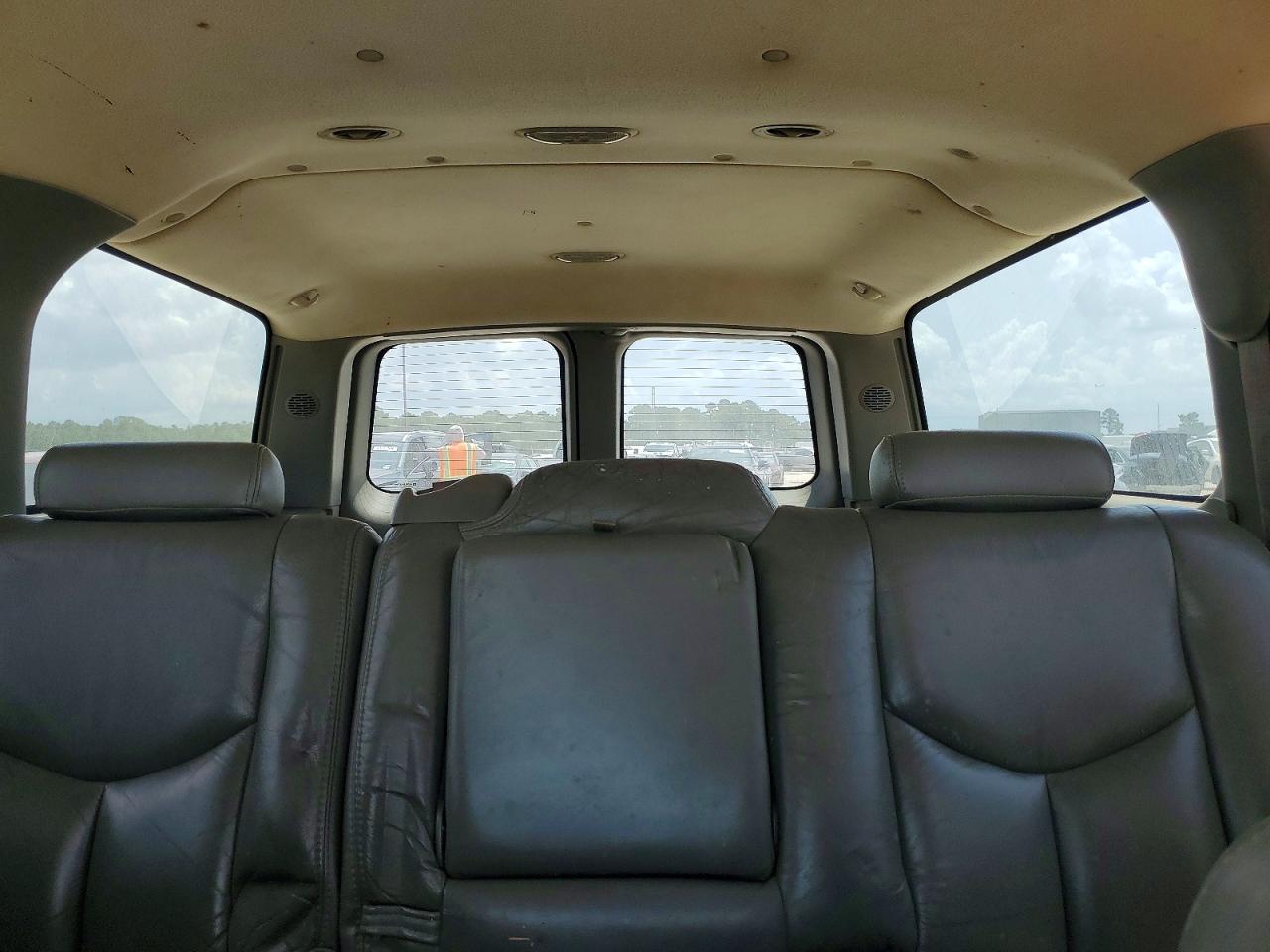 2004 Chevrolet Suburban C1500 Tan vin: 3GNEC16ZX4G150652