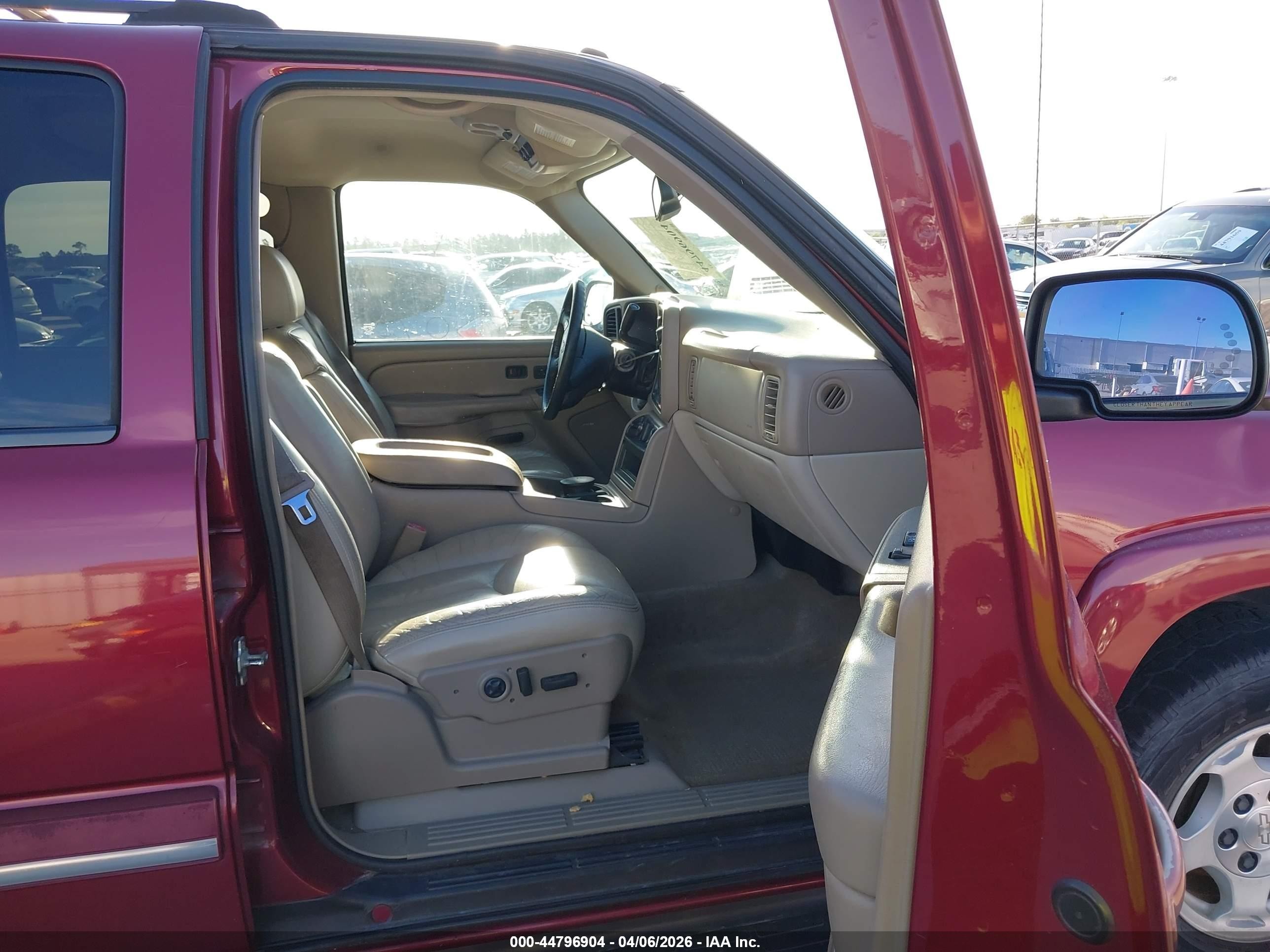 2004 Chevrolet Suburban 1500 Lt Red vin: 3GNEC16ZX4G203320