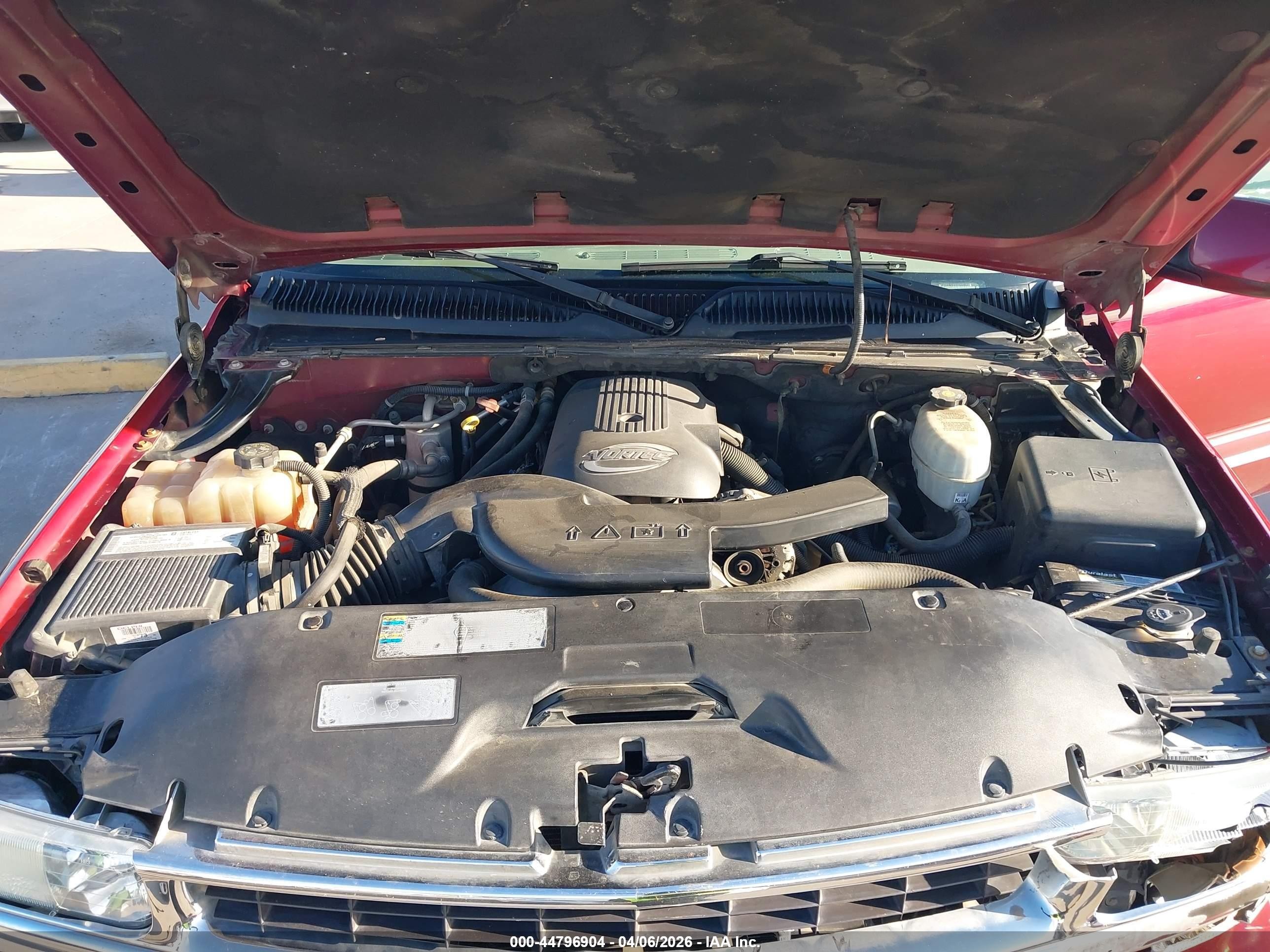 2004 Chevrolet Suburban 1500 Lt Red vin: 3GNEC16ZX4G203320