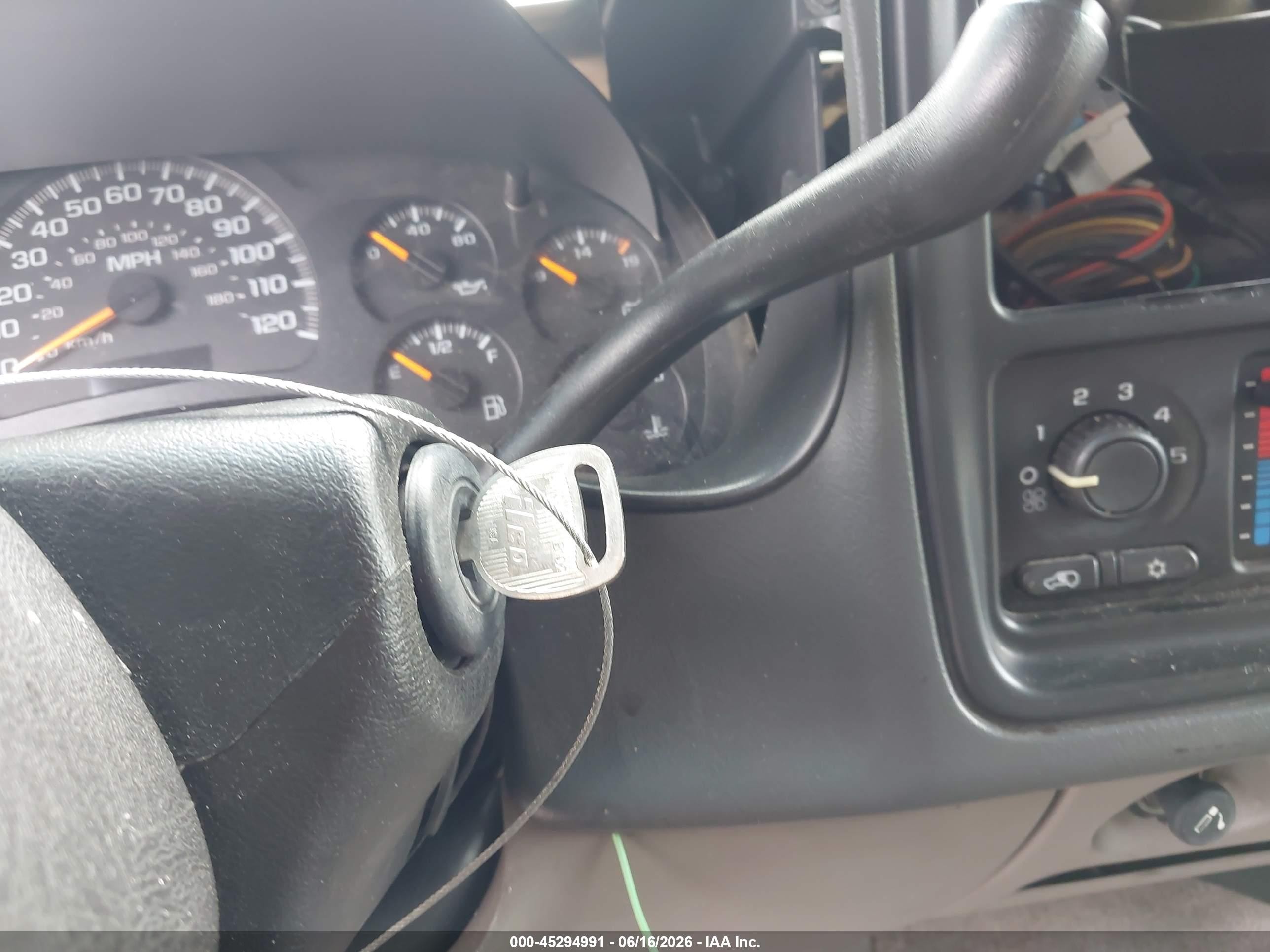 2004 Chevrolet Suburban 1500 Ls Gray vin: 3GNEC16ZX4G290099