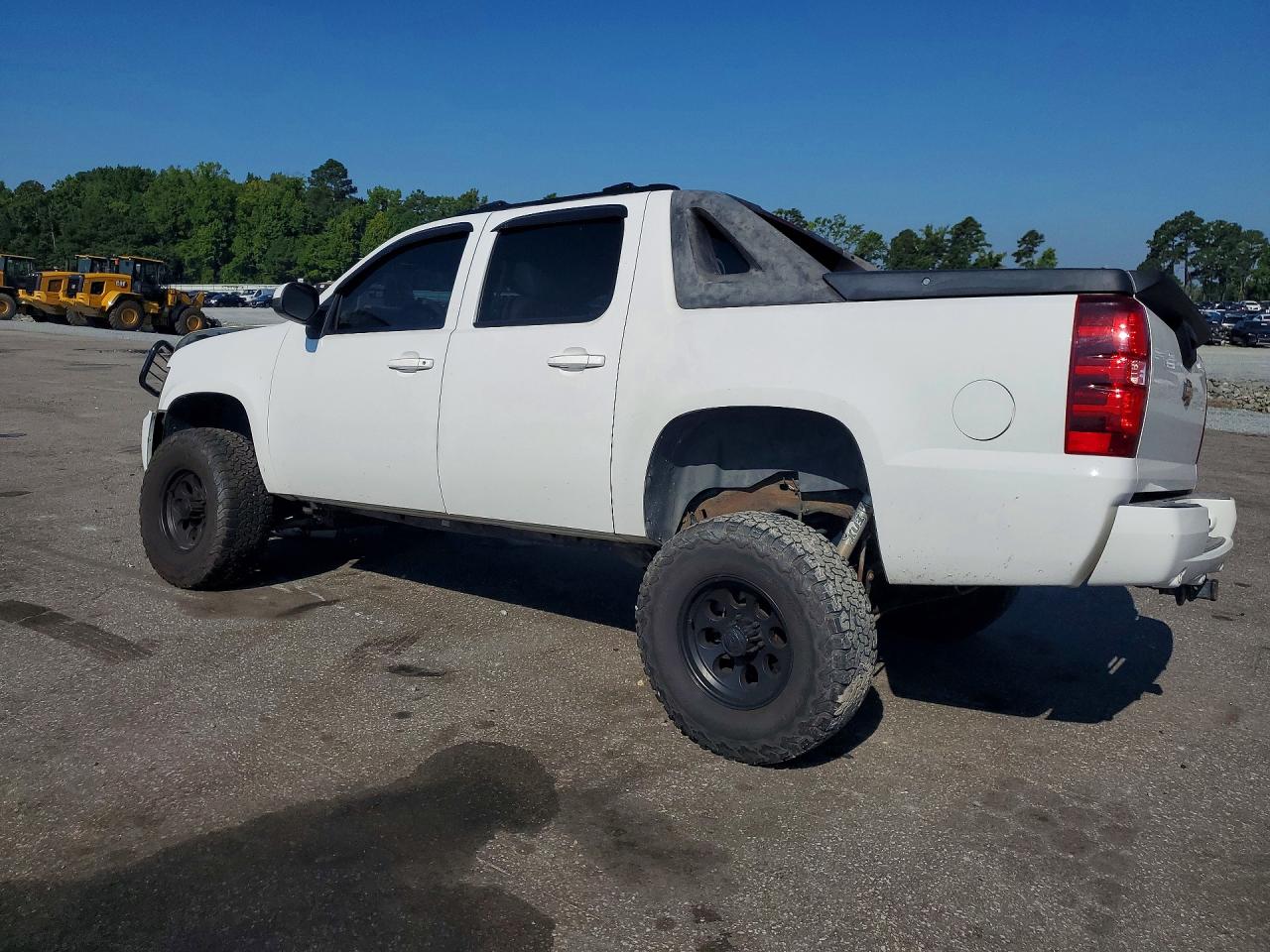 2007 Chevrolet Avalanche K1500 White vin: 3GNEK12317G100277