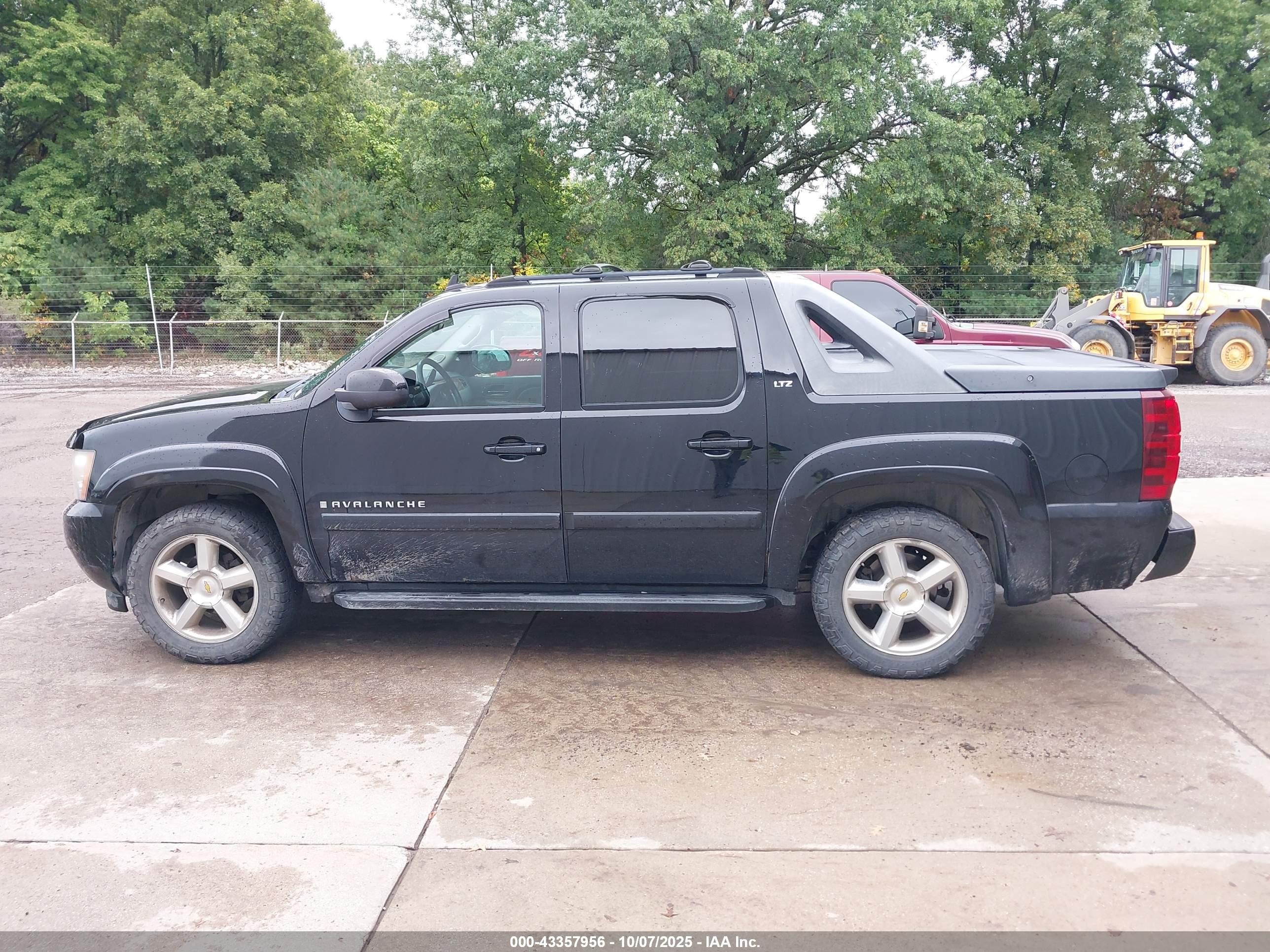 2007 Chevrolet Avalanche 1500 Ltz Black vin: 3GNEK123X7G105851
