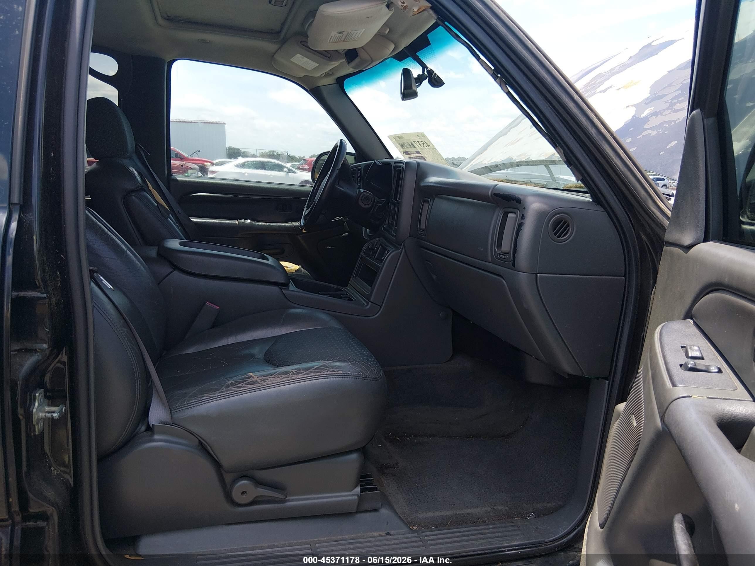 2004 Chevrolet Avalanche 1500   Black vin: 3GNEK12T04G333157