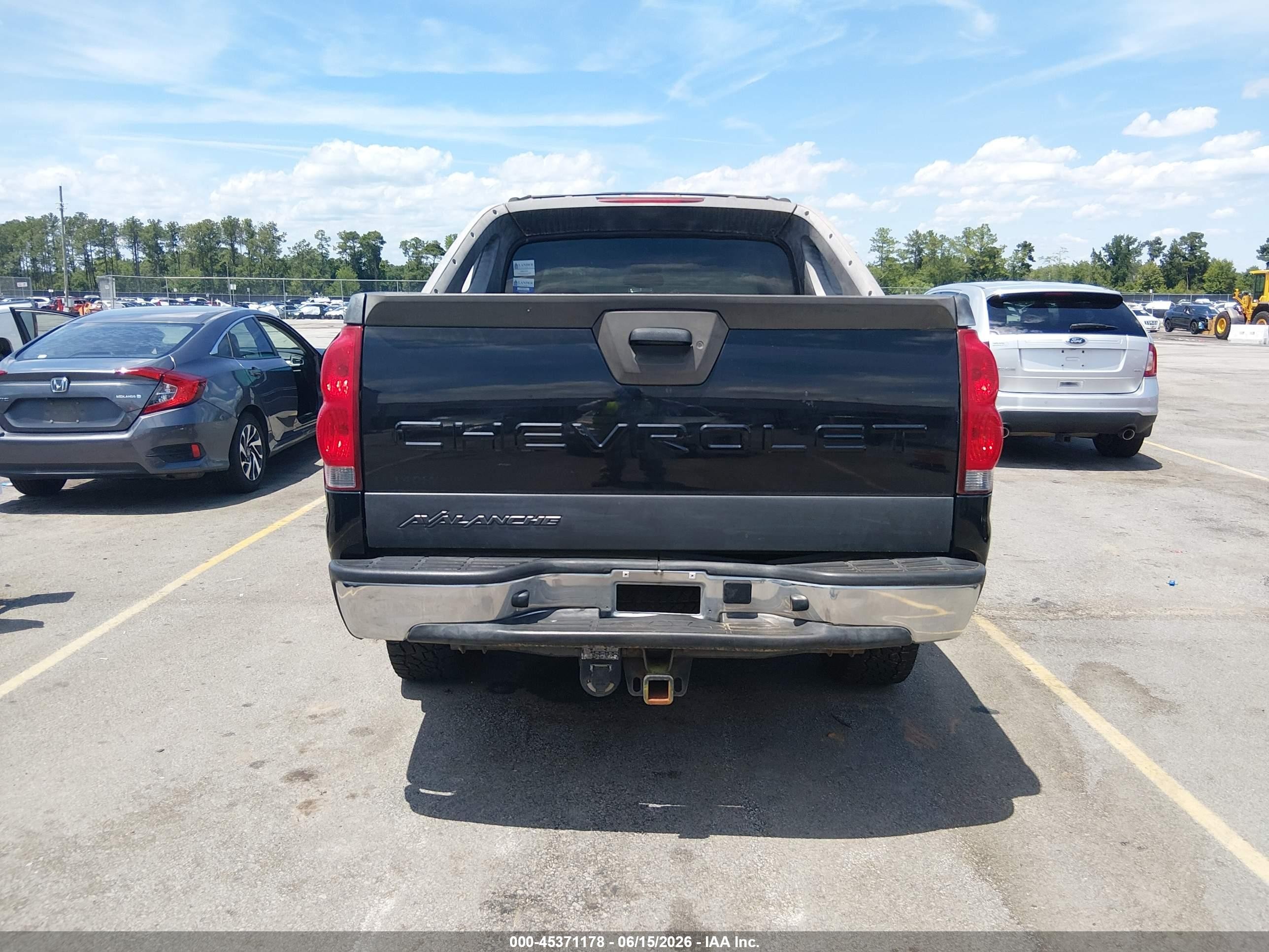 2004 Chevrolet Avalanche 1500   Black vin: 3GNEK12T04G333157