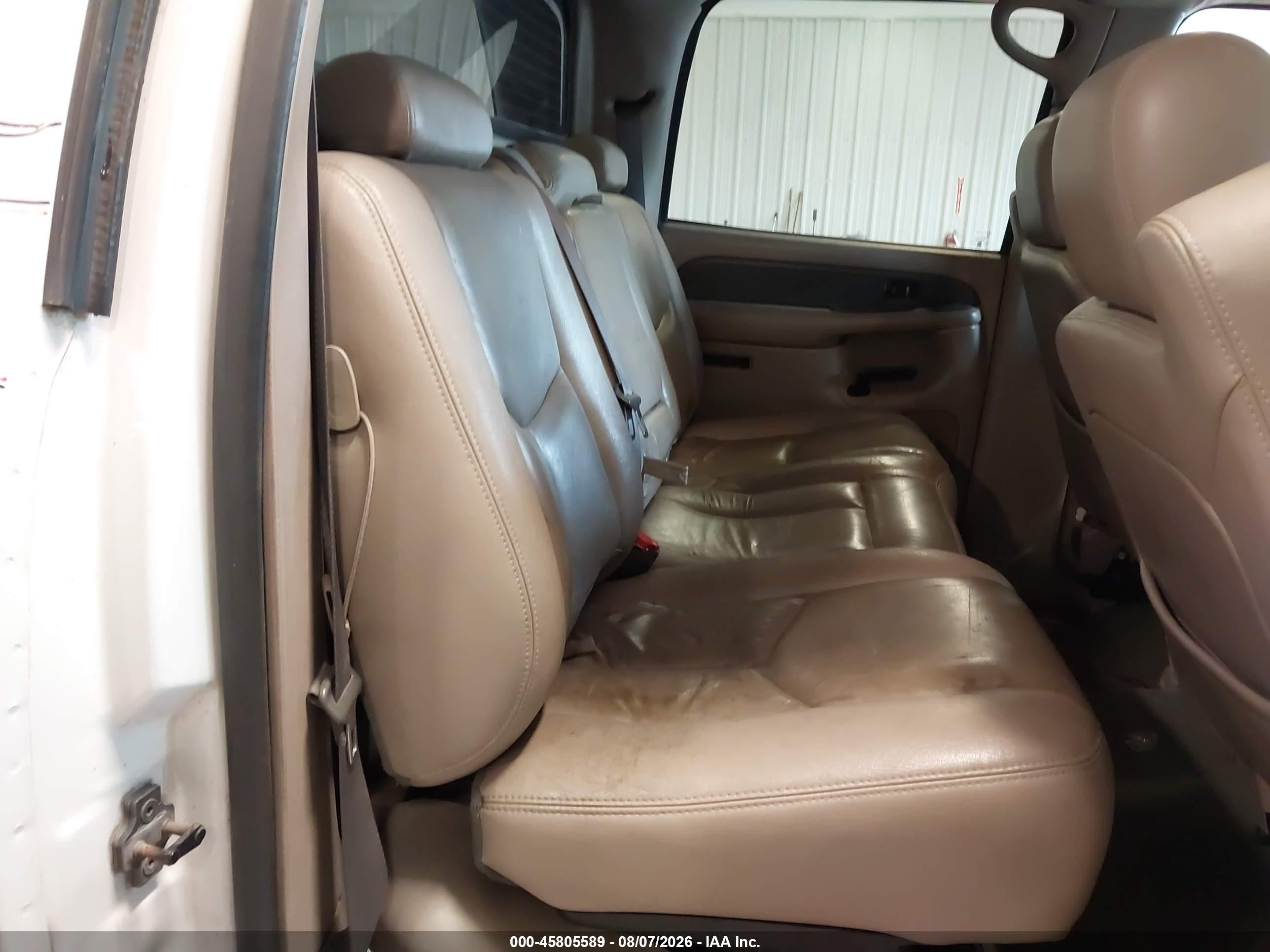 2004 Chevrolet Avalanche 1500   White vin: 3GNEK12T14G158918