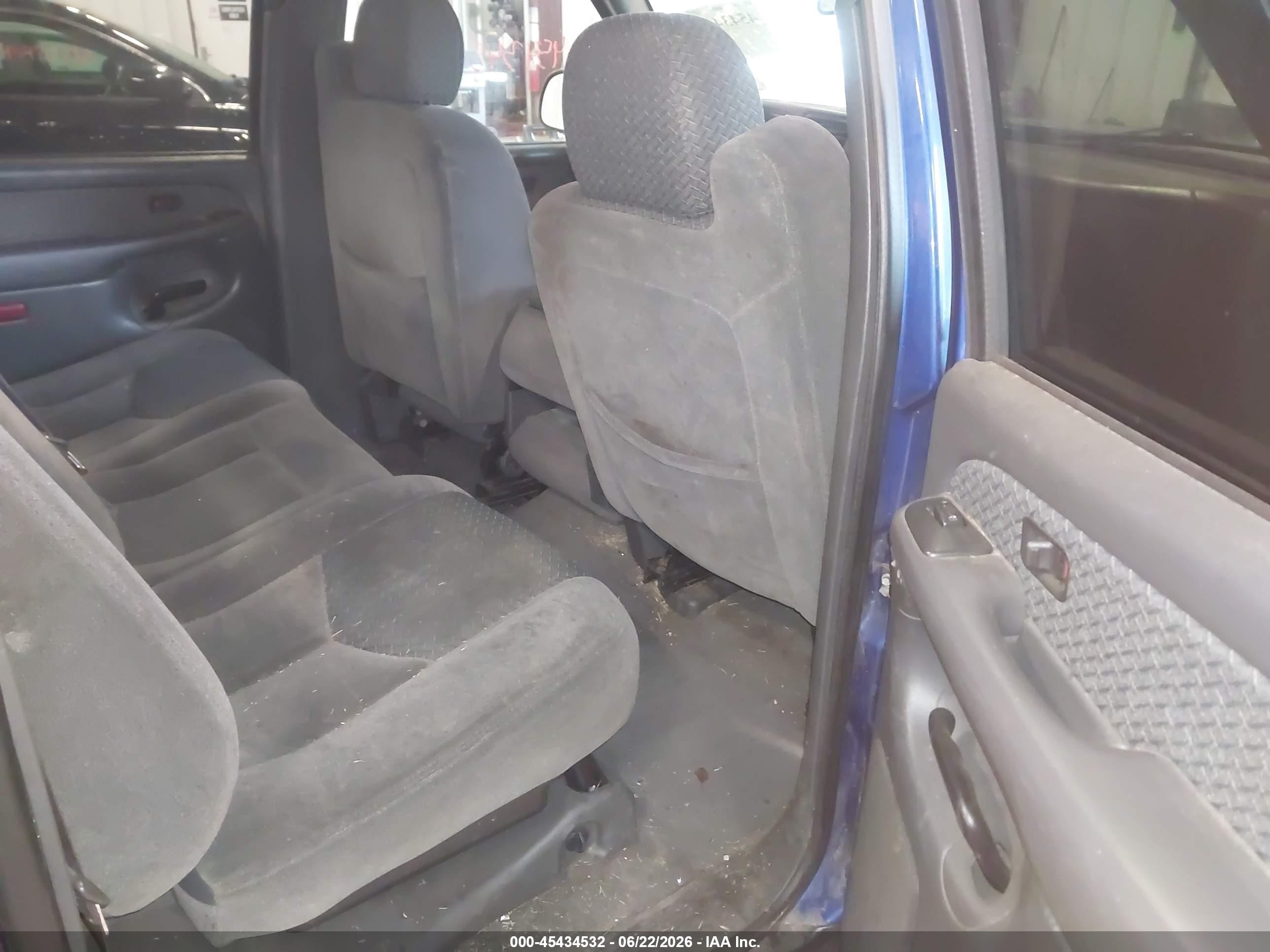 2004 Chevrolet Avalanche 1500   Blue vin: 3GNEK12T14G183723