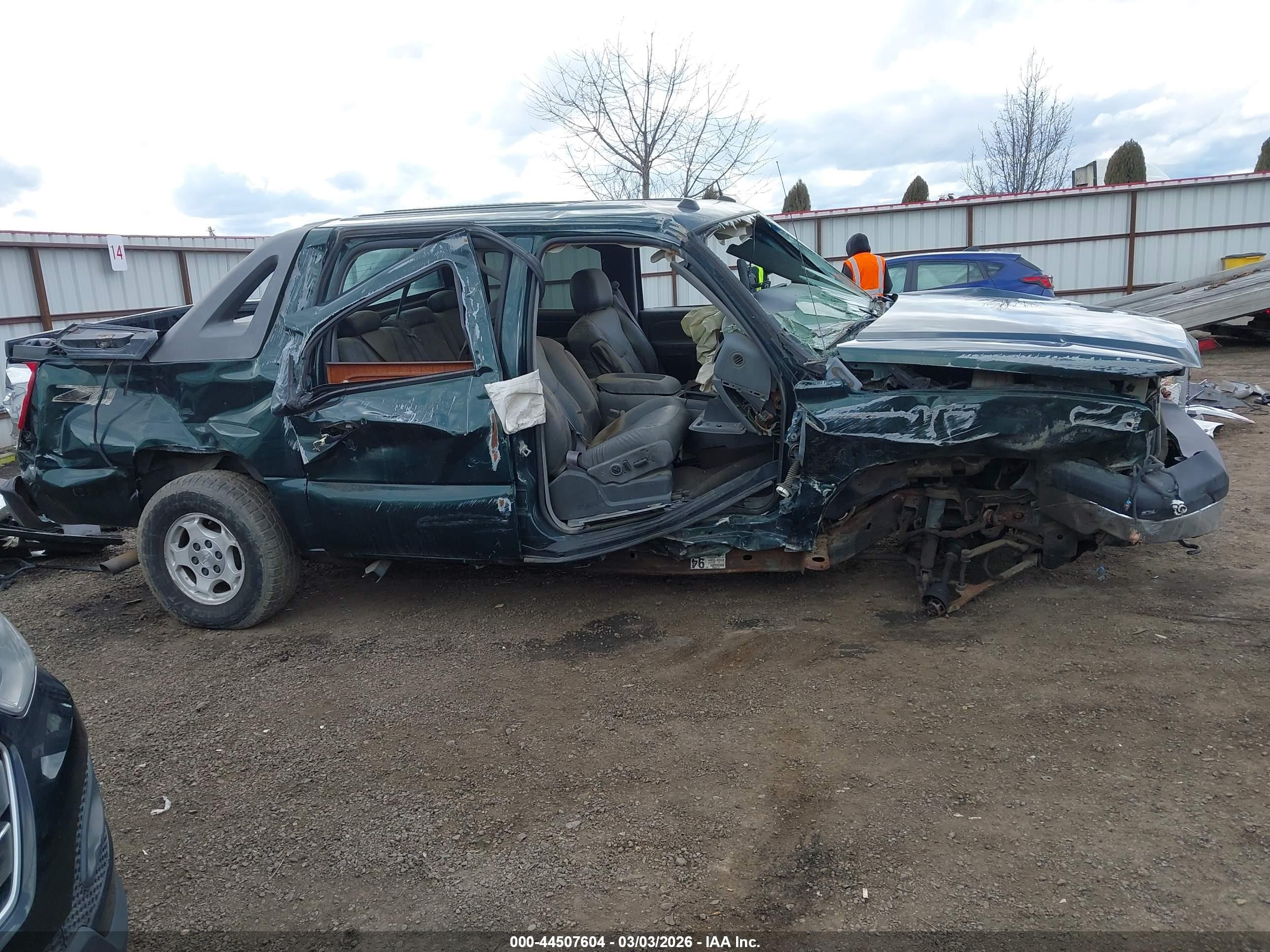 2004 Chevrolet Avalanche 1500   Зеленый vin: 3GNEK12T14G232595