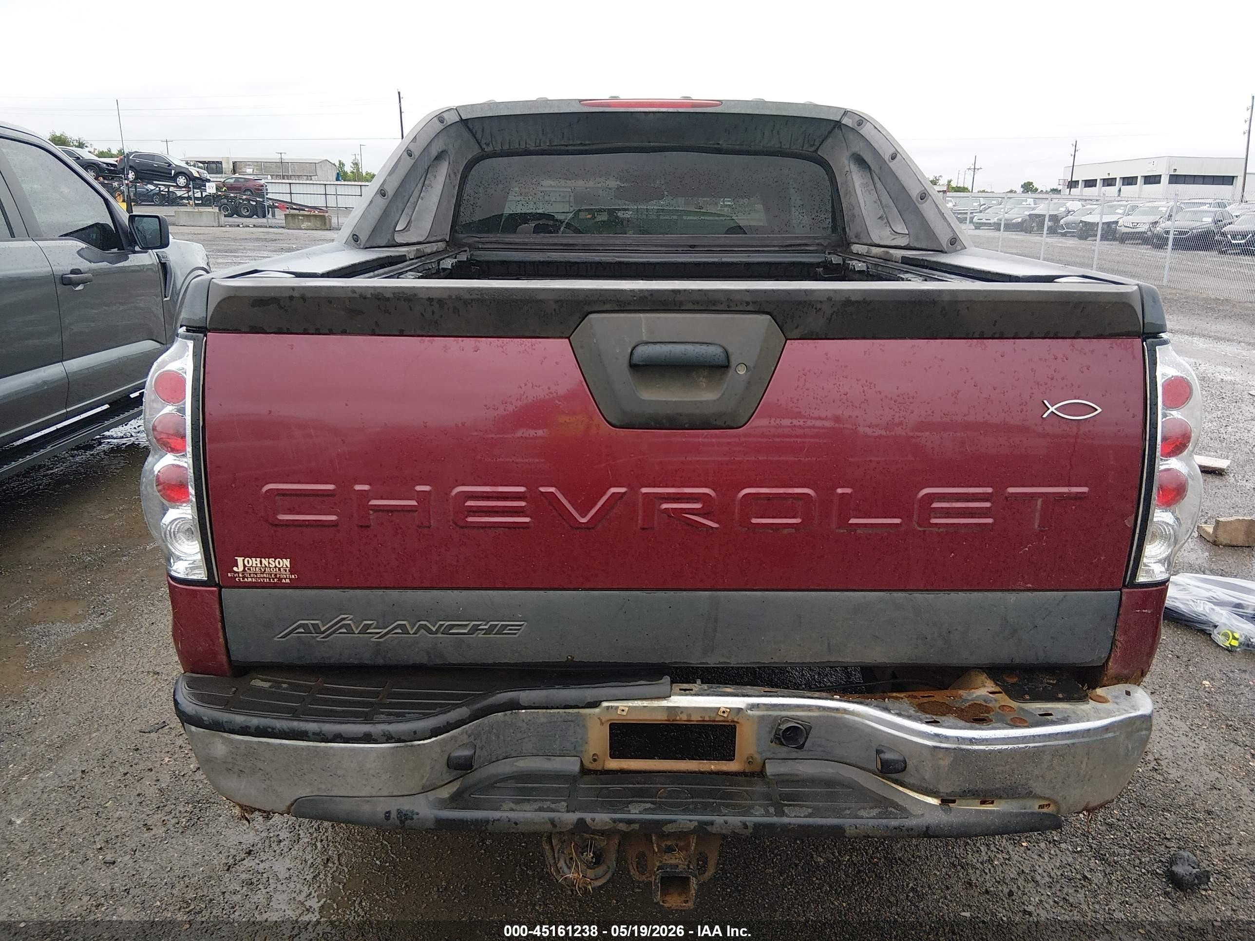 2004 Chevrolet Avalanche 1500   Red vin: 3GNEK12T44G219453