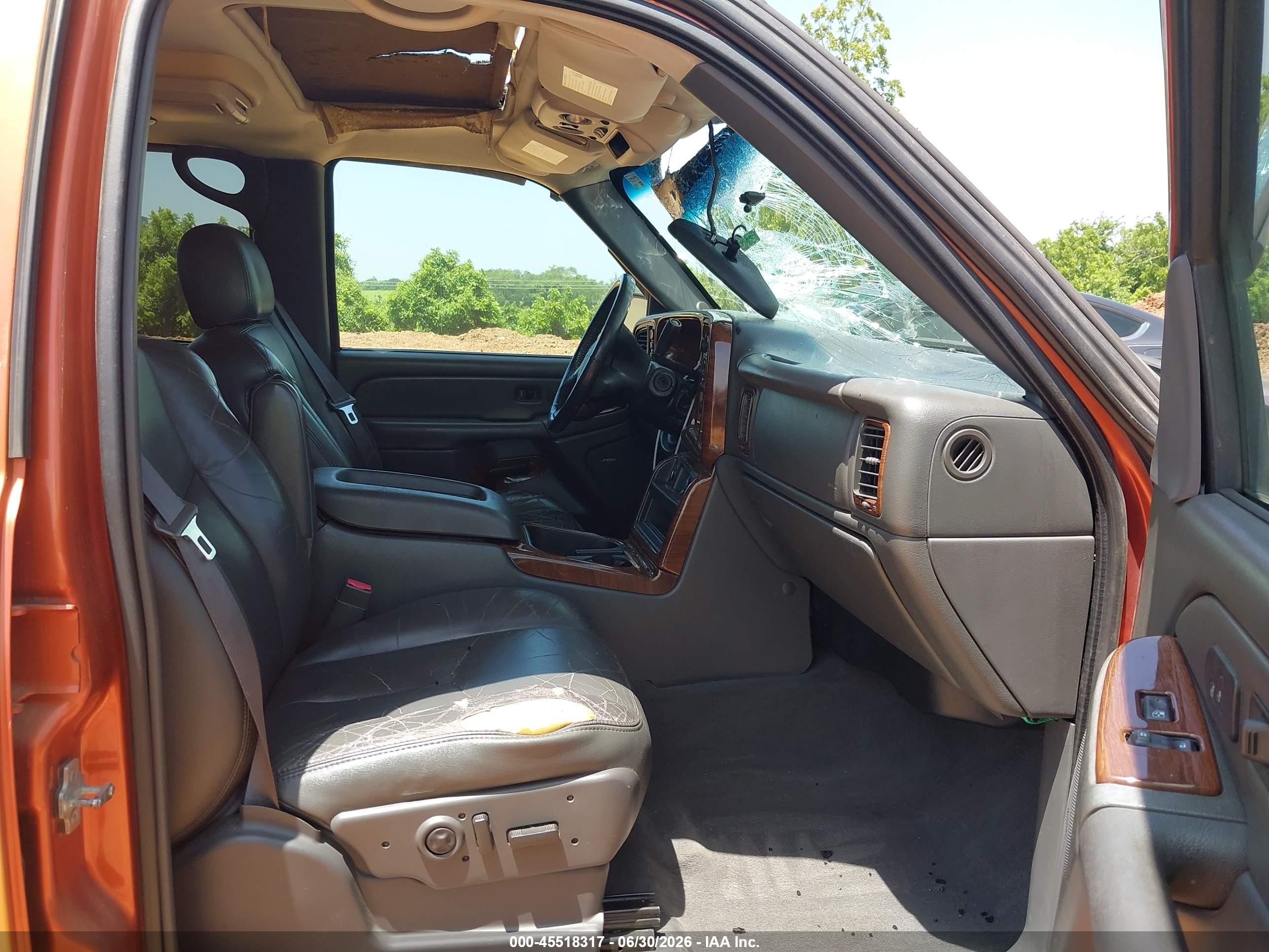 2004 Chevrolet Avalanche 1500   Orange vin: 3GNEK12T44G220117