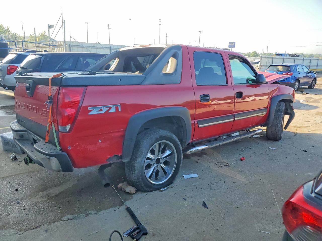 2004 Chevrolet Avalanche K1500 Red vin: 3GNEK12T44G331055