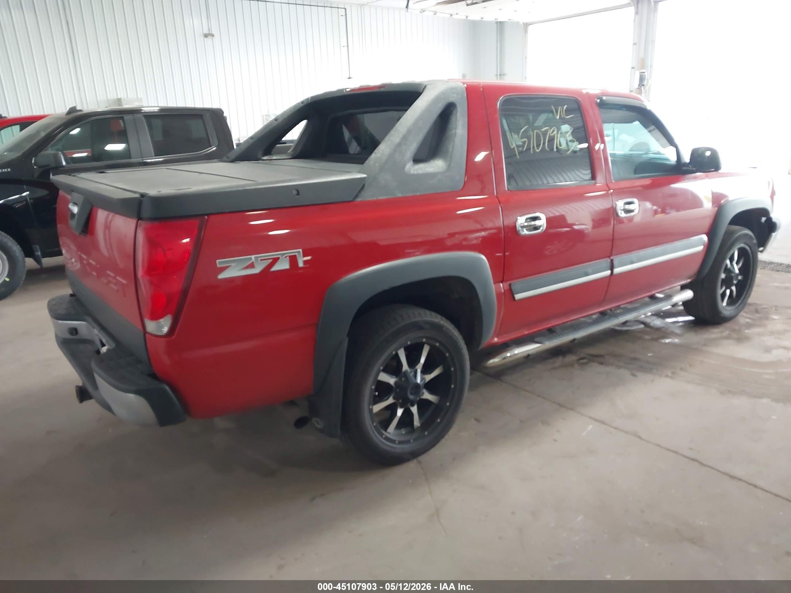 2004 Chevrolet Avalanche 1500   Red vin: 3GNEK12T64G249652