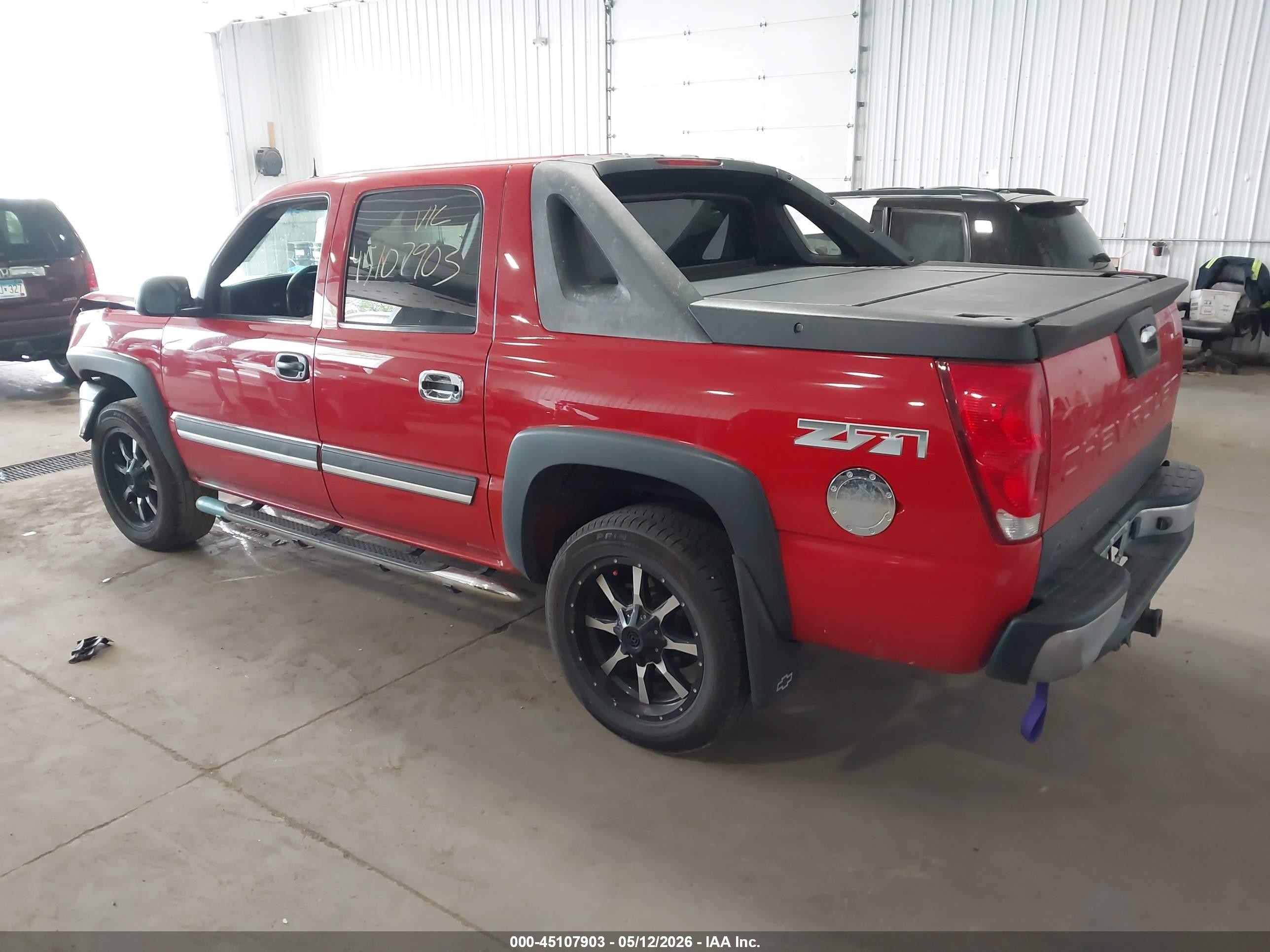 2004 Chevrolet Avalanche 1500   Red vin: 3GNEK12T64G249652