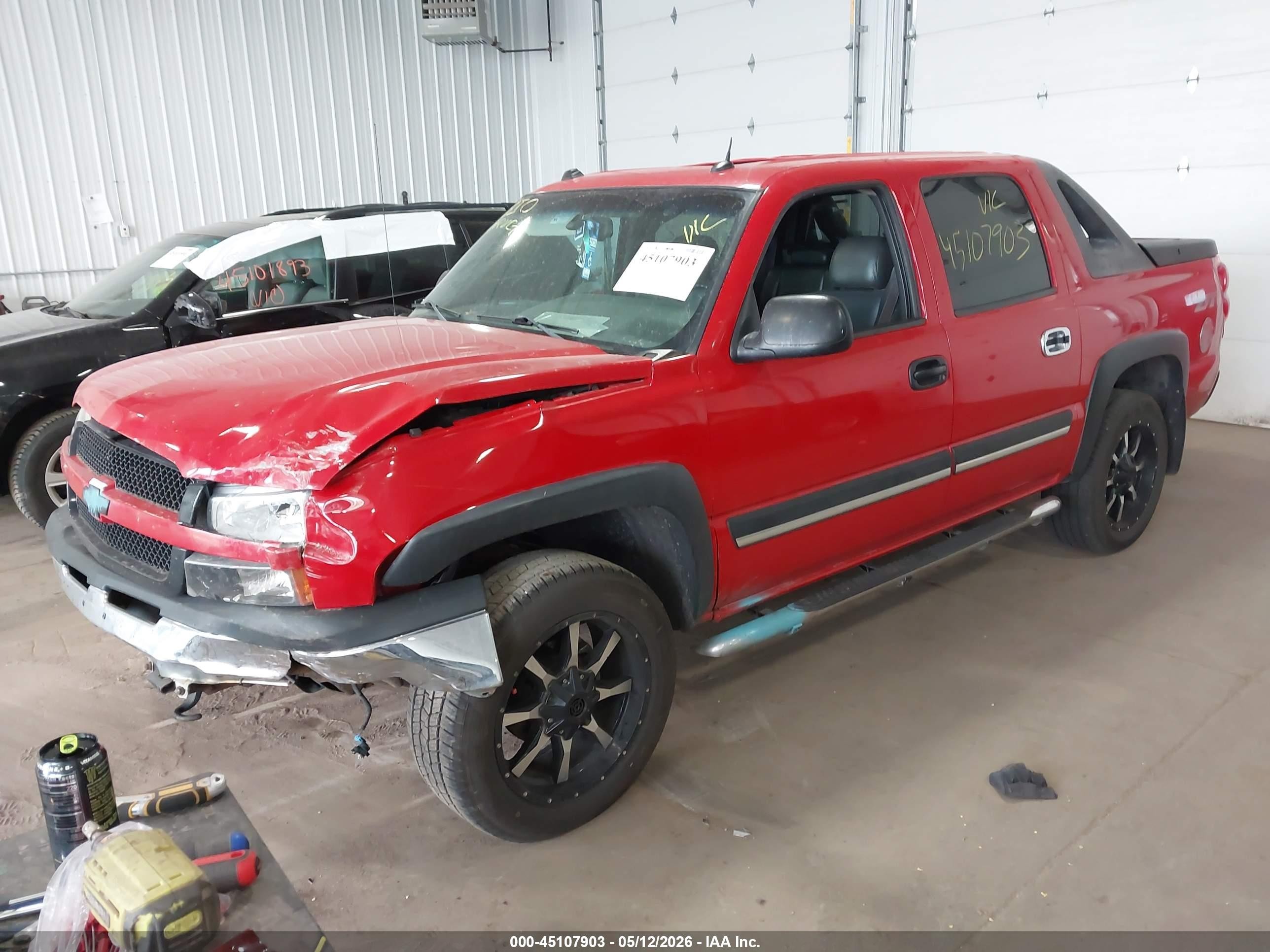 2004 Chevrolet Avalanche 1500   Red vin: 3GNEK12T64G249652