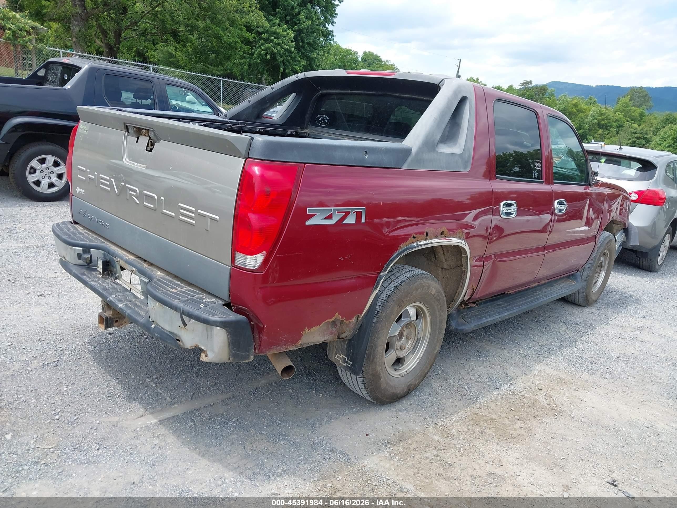 2004 Chevrolet Avalanche 1500   Red vin: 3GNEK12T74G258781