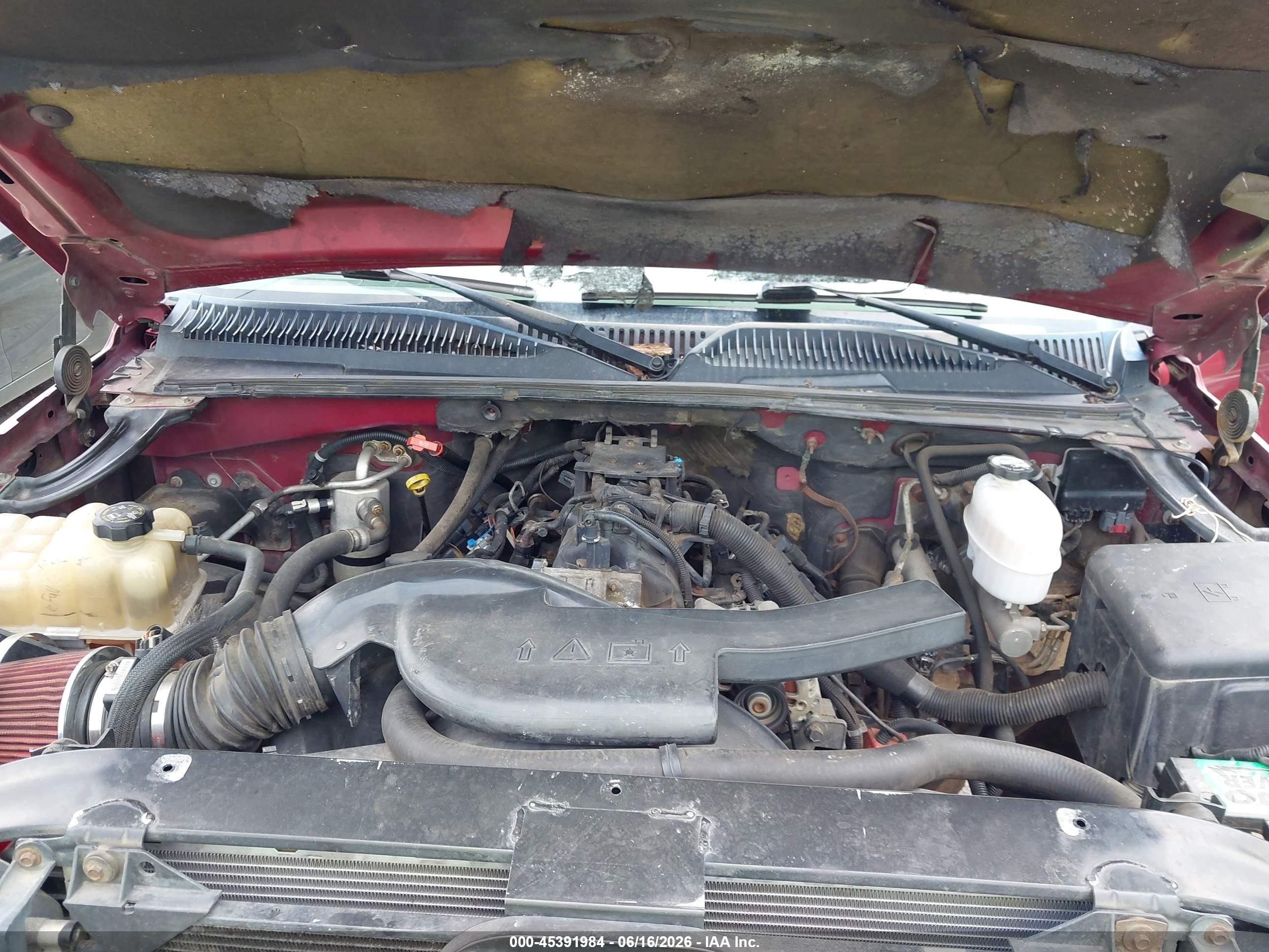 2004 Chevrolet Avalanche 1500   Red vin: 3GNEK12T74G258781