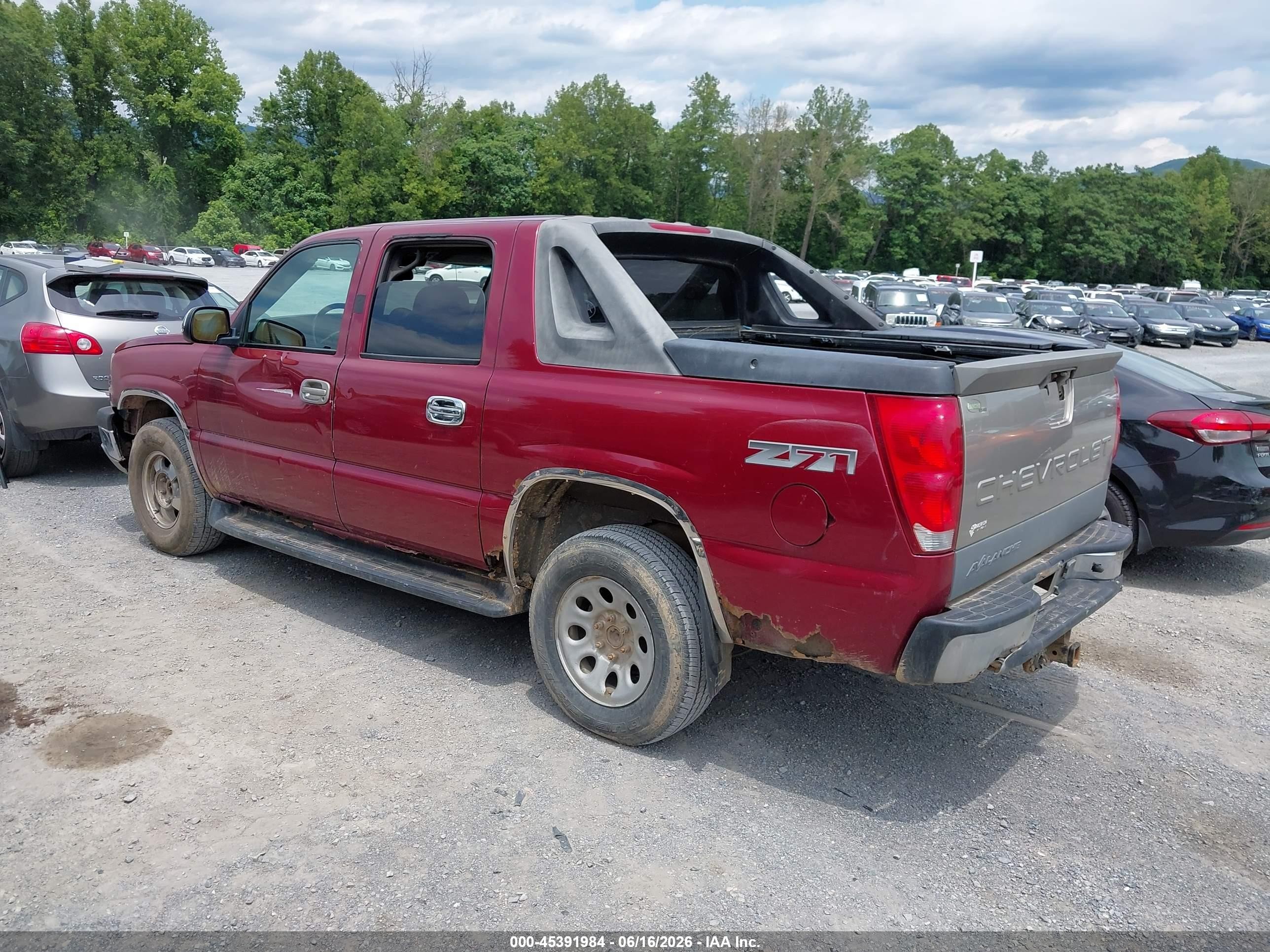 2004 Chevrolet Avalanche 1500   Red vin: 3GNEK12T74G258781