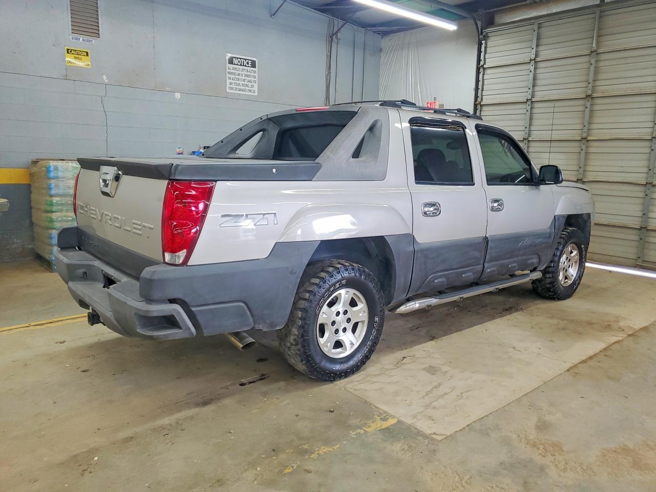 2004 Chevrolet Avalanche K1500 Silver vin: 3GNEK12T84G114477