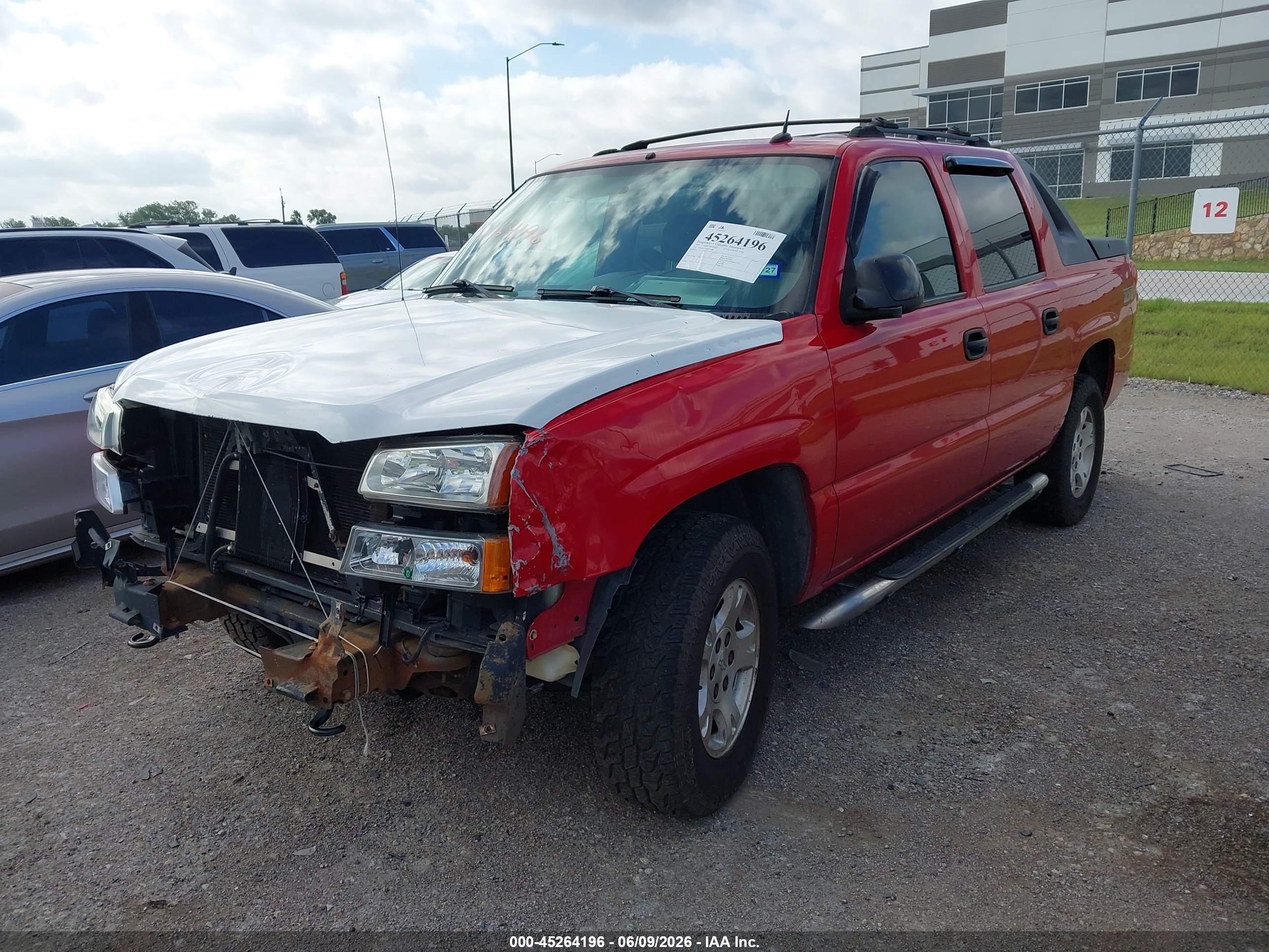 2004 Chevrolet Avalanche 1500   Red vin: 3GNEK12T84G171696