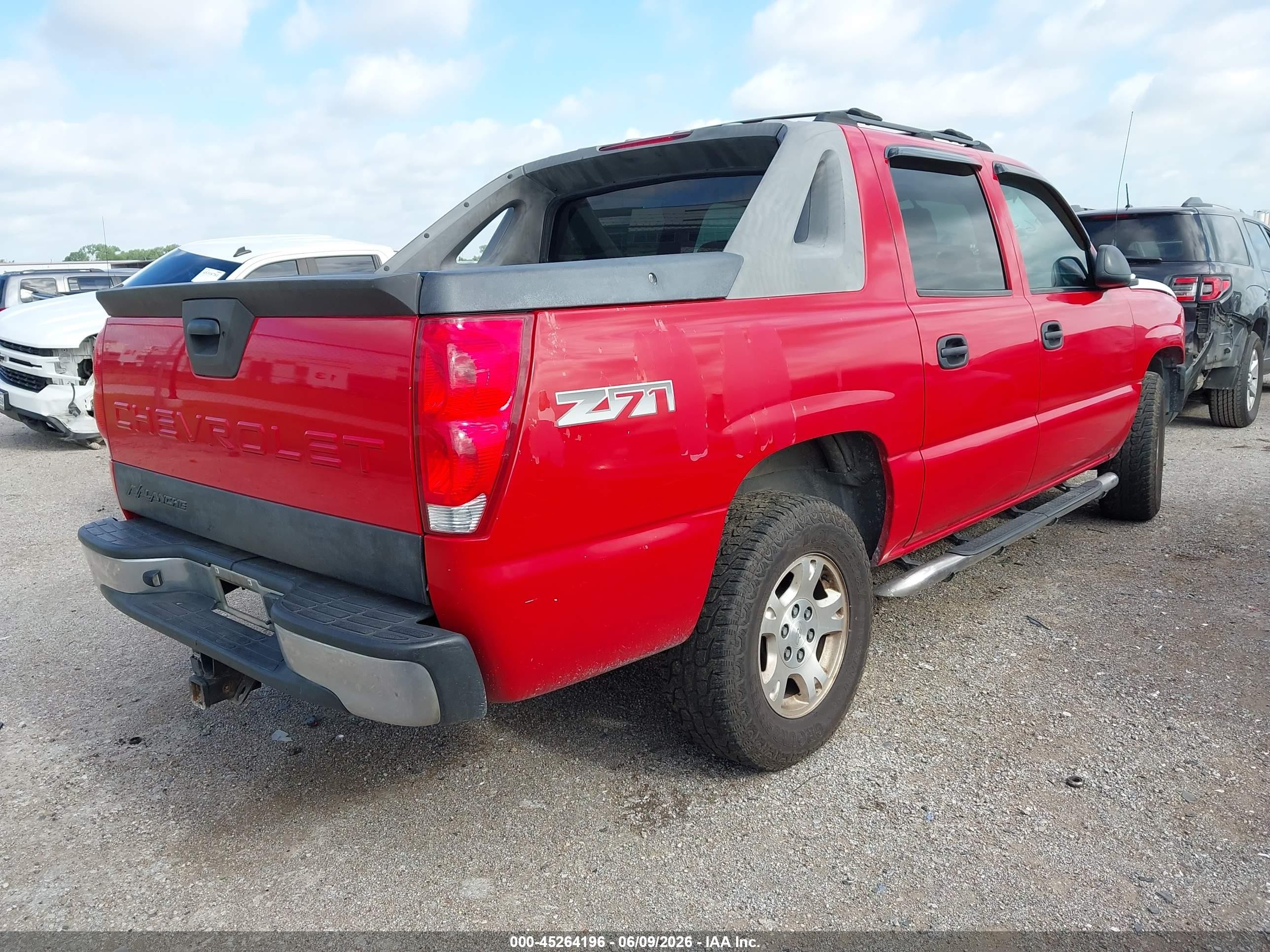 2004 Chevrolet Avalanche 1500   Red vin: 3GNEK12T84G171696