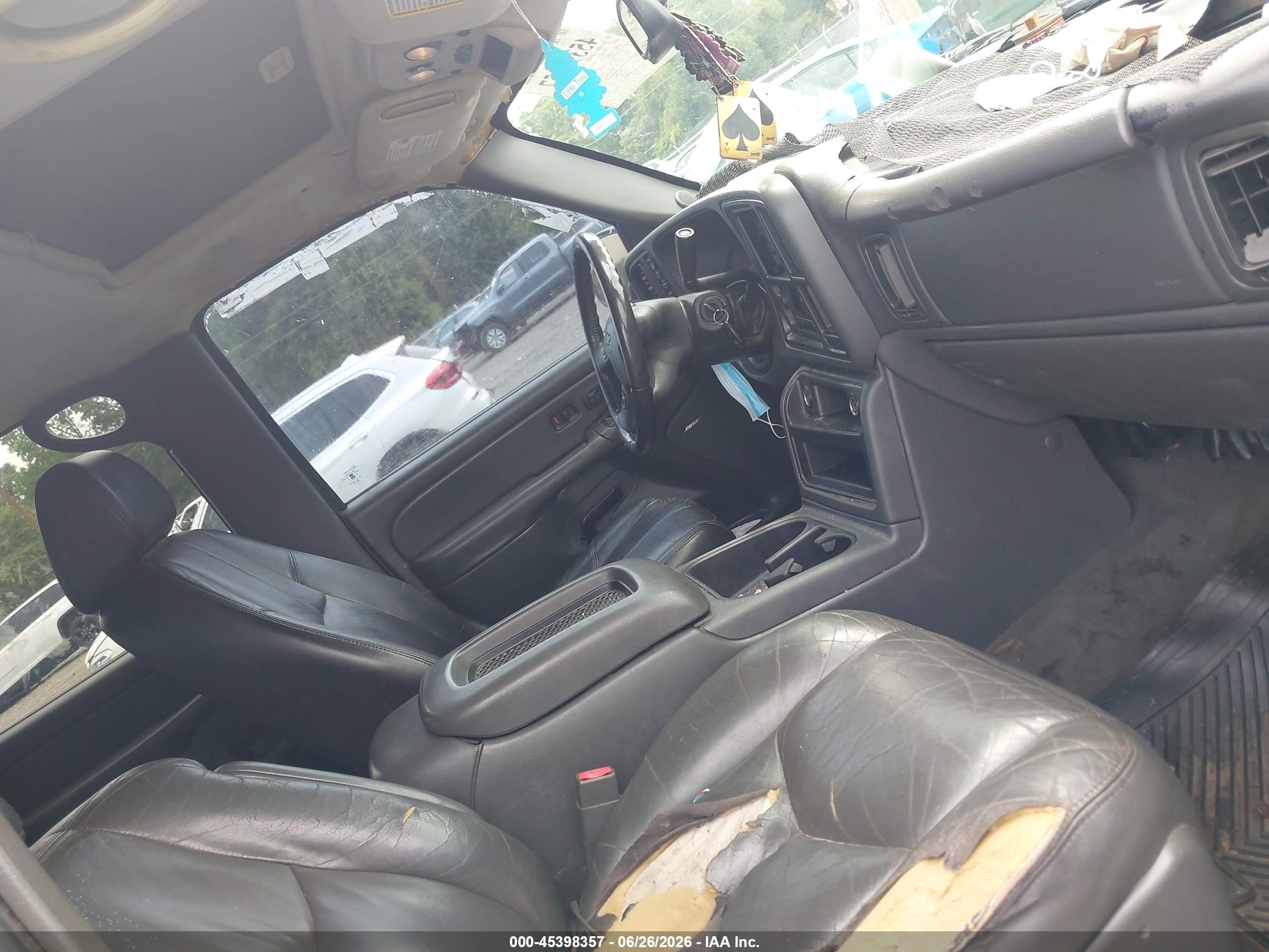 2004 Chevrolet Avalanche 1500   Black vin: 3GNEK12T84G227538