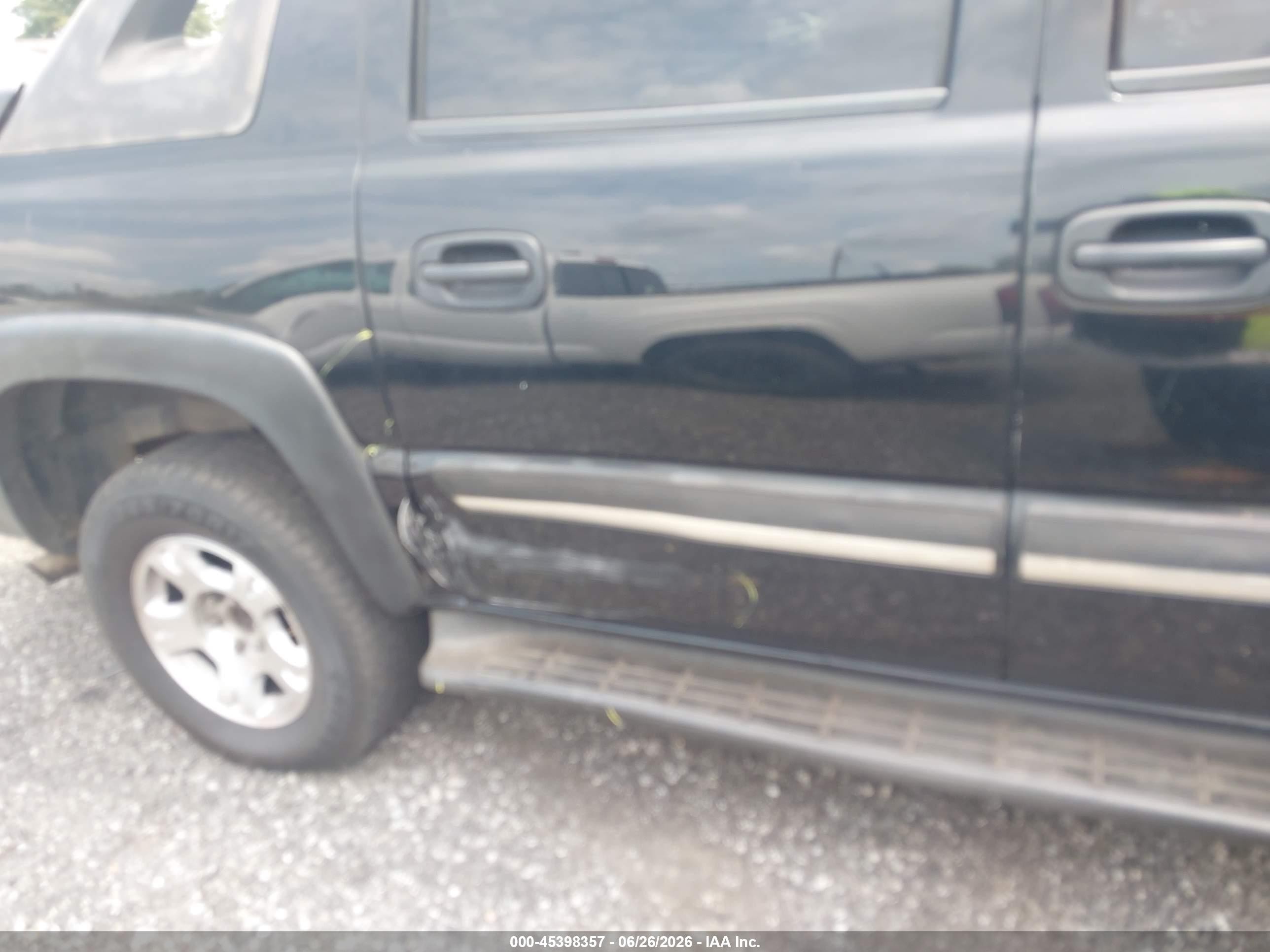 2004 Chevrolet Avalanche 1500   Black vin: 3GNEK12T84G227538