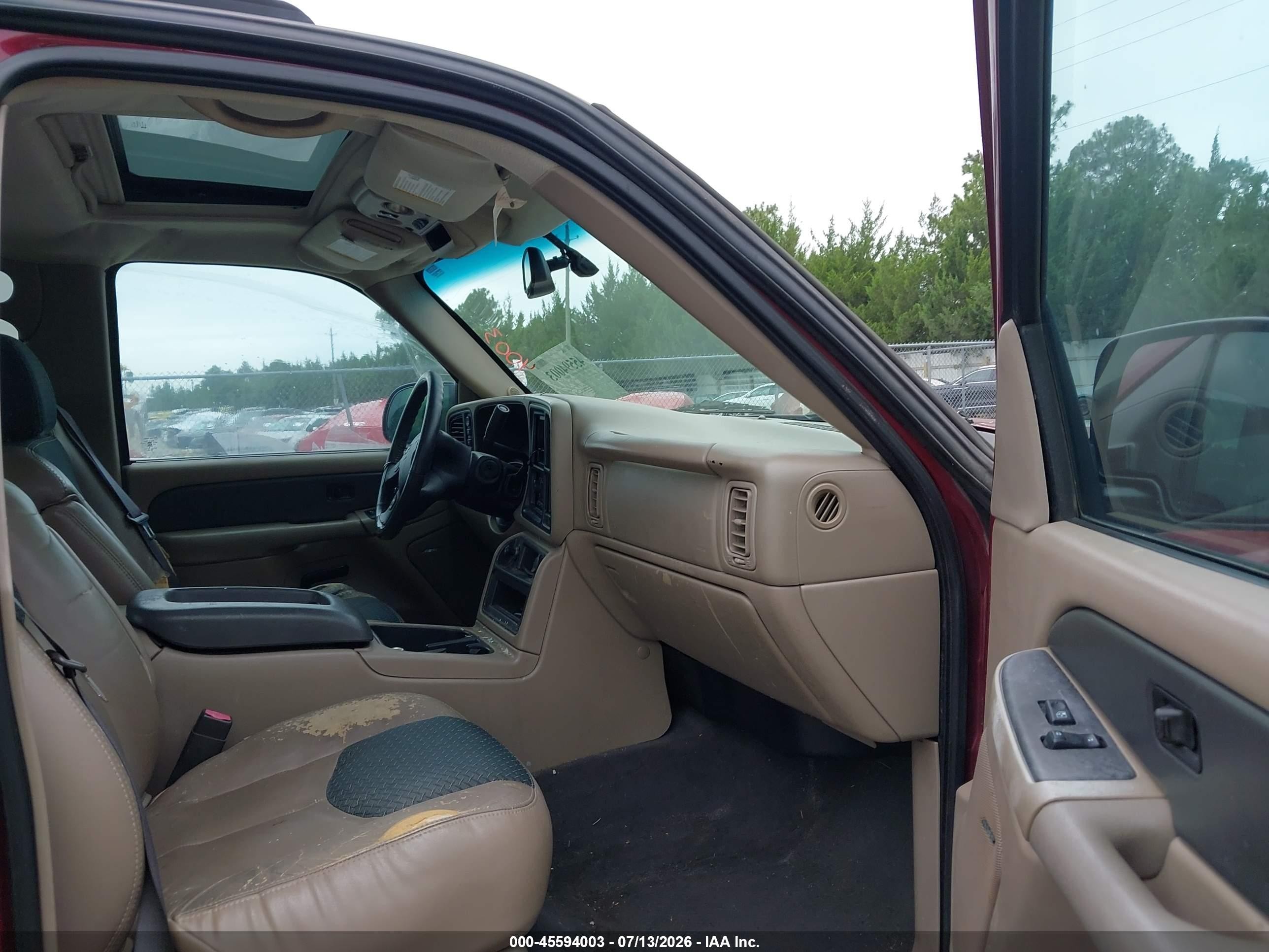 2004 Chevrolet Avalanche 1500   Red vin: 3GNEK12T84G236966