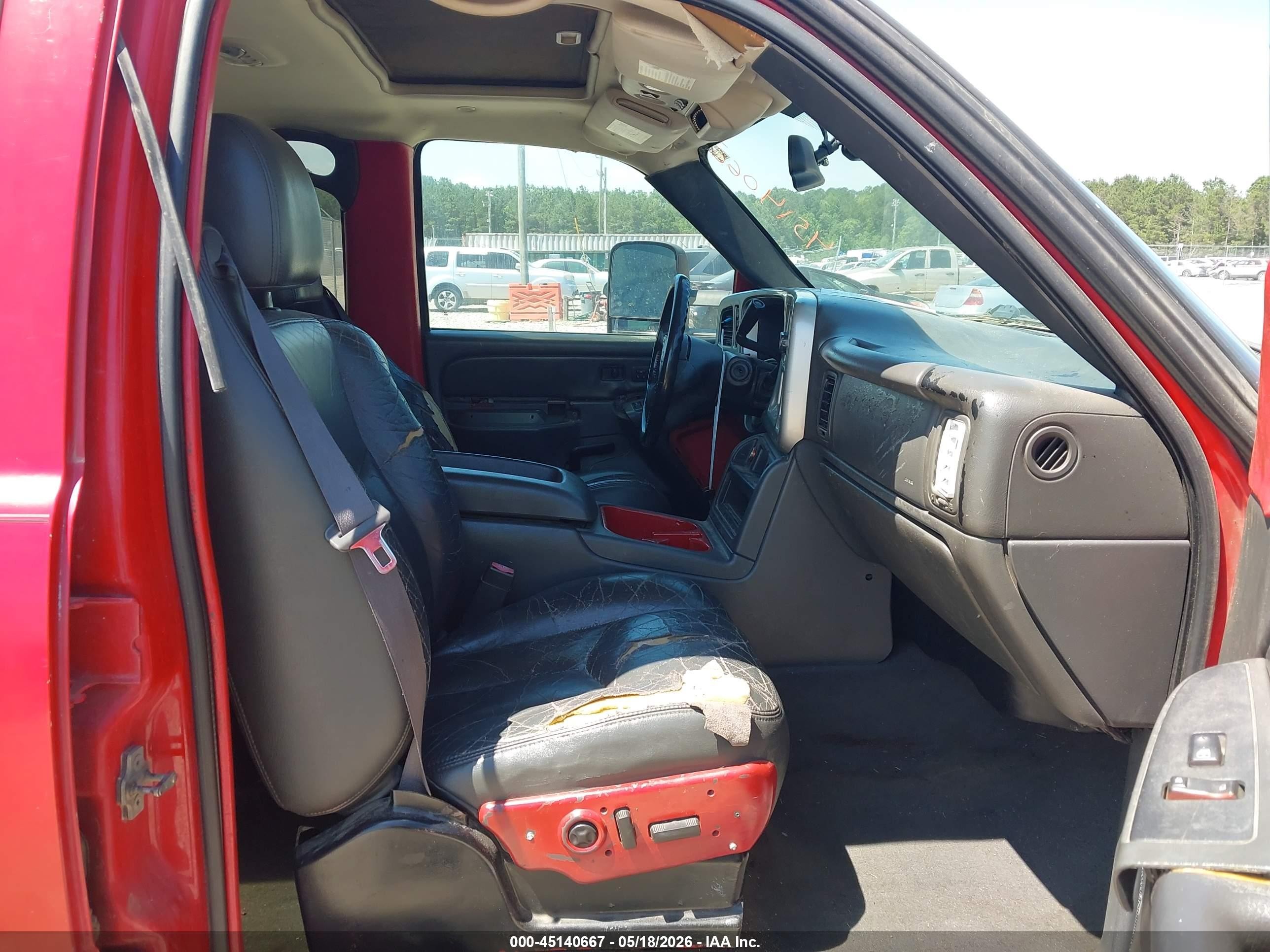 2004 Chevrolet Avalanche 1500   Red vin: 3GNEK12T94G182979
