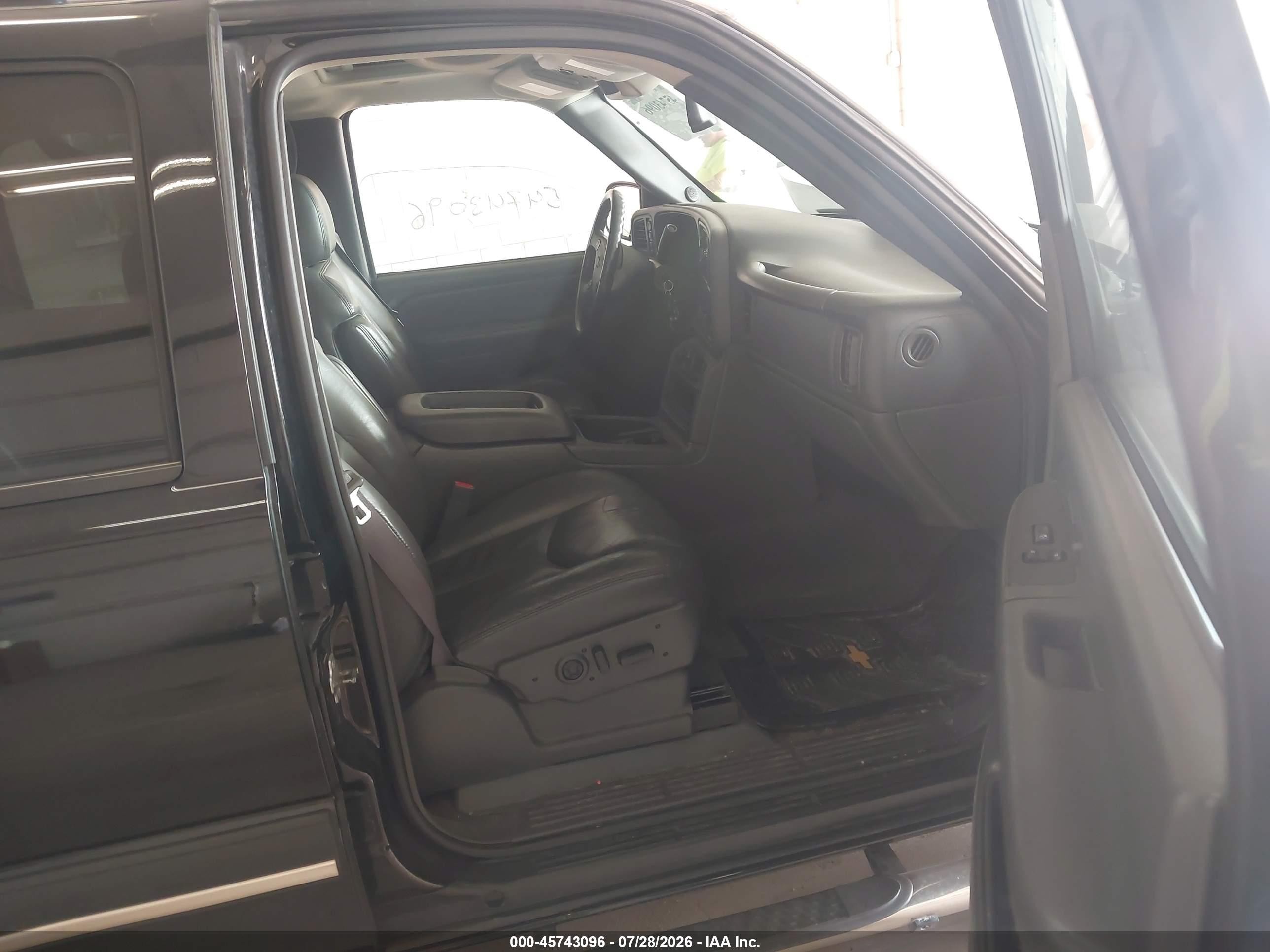 2004 Chevrolet Avalanche 1500   Black vin: 3GNEK12T94G311061