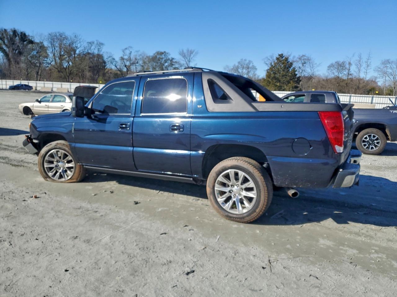 2004 Chevrolet Avalanche K1500 Blue vin: 3GNEK12TX4G255406