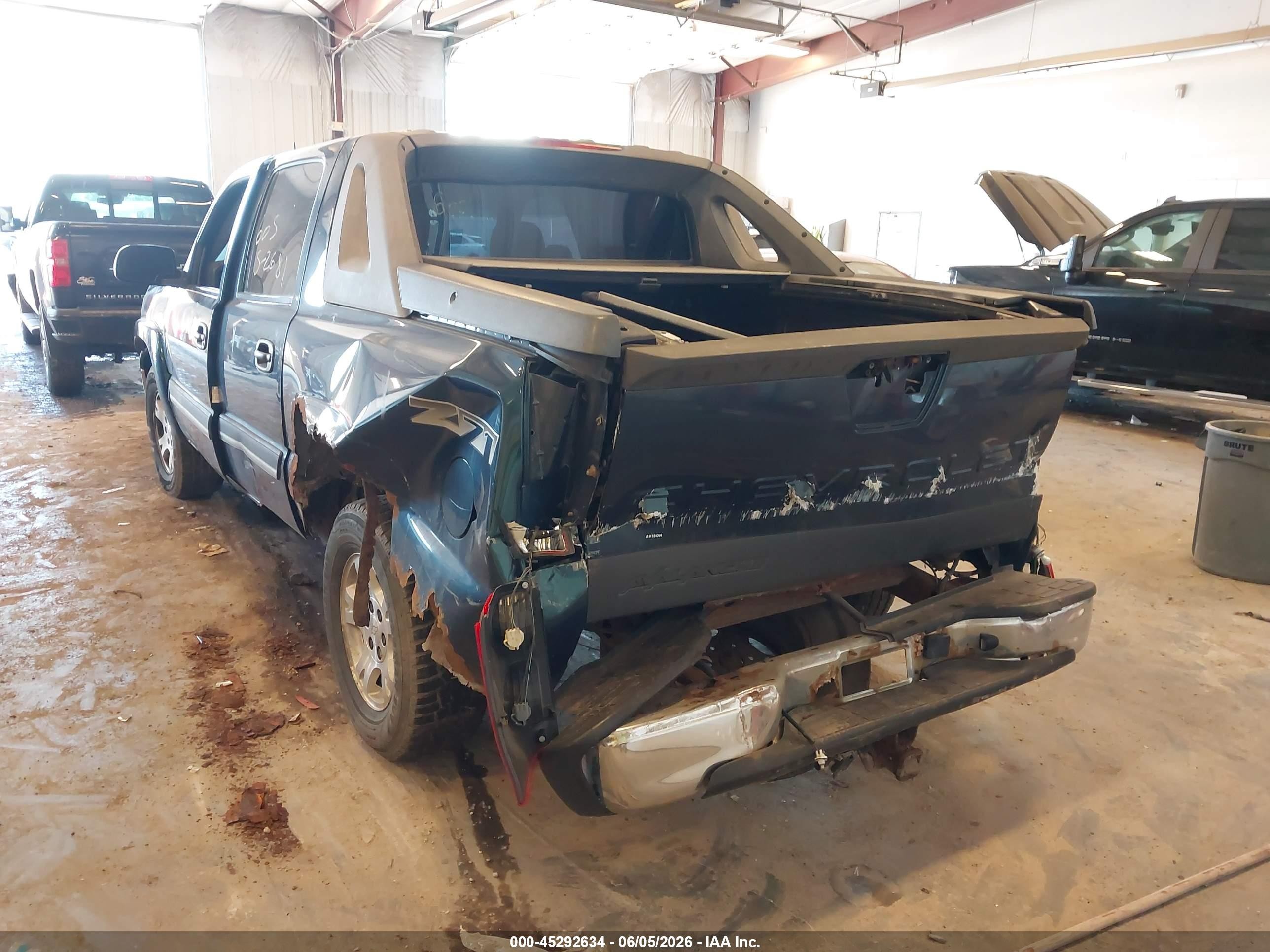 2005 Chevrolet Avalanche 1500 Z71 Бирюзовый vin: 3GNEK12Z05G192872