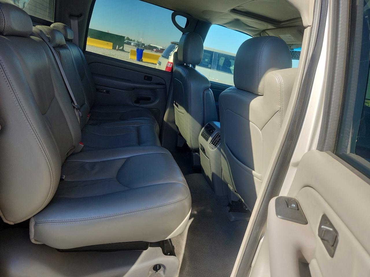 2005 Chevrolet Avalanche K1500 Silver vin: 3GNEK12Z05G225191