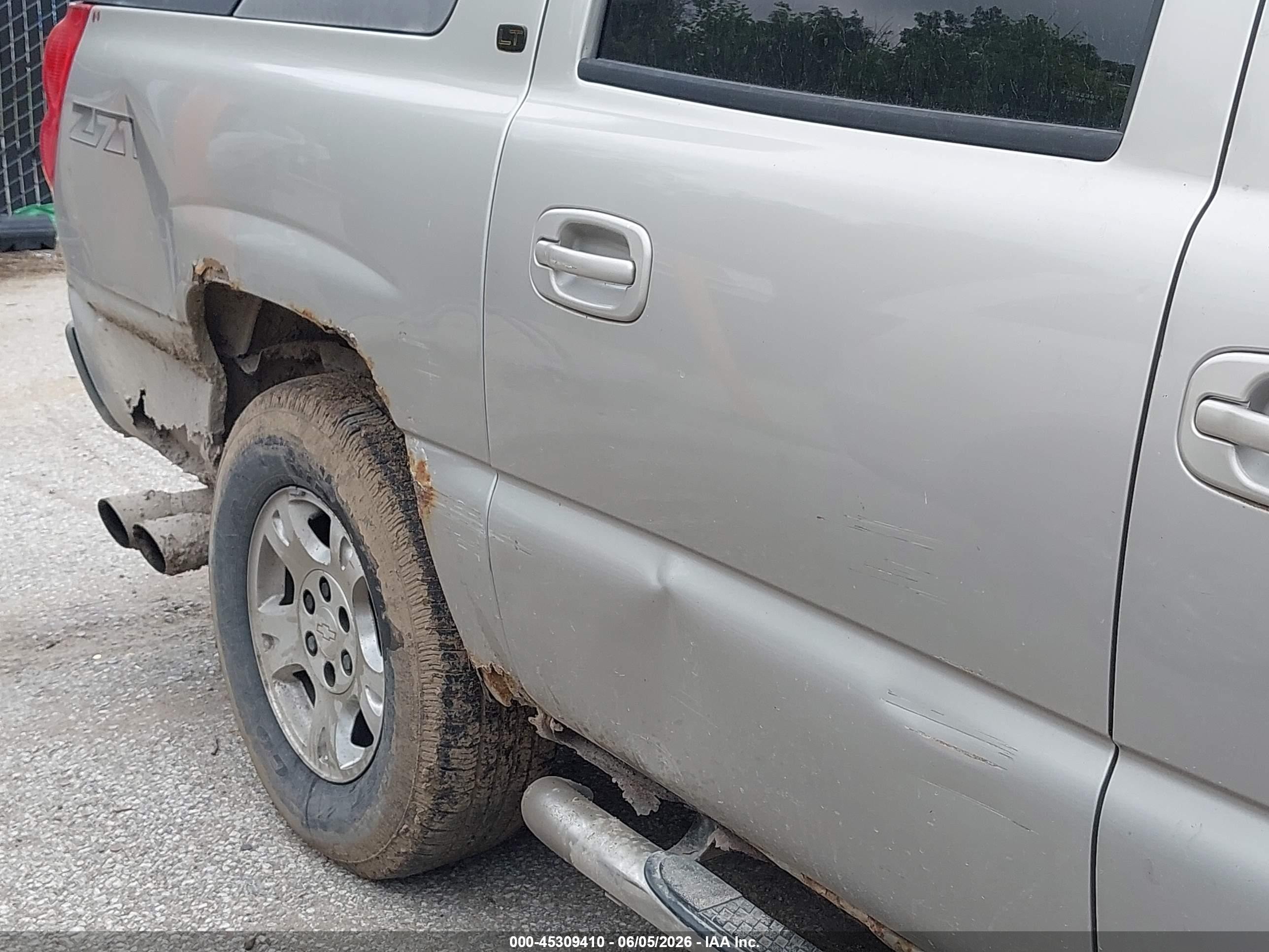 2005 Chevrolet Avalanche 1500 Z71 Beige vin: 3GNEK12Z05G263326